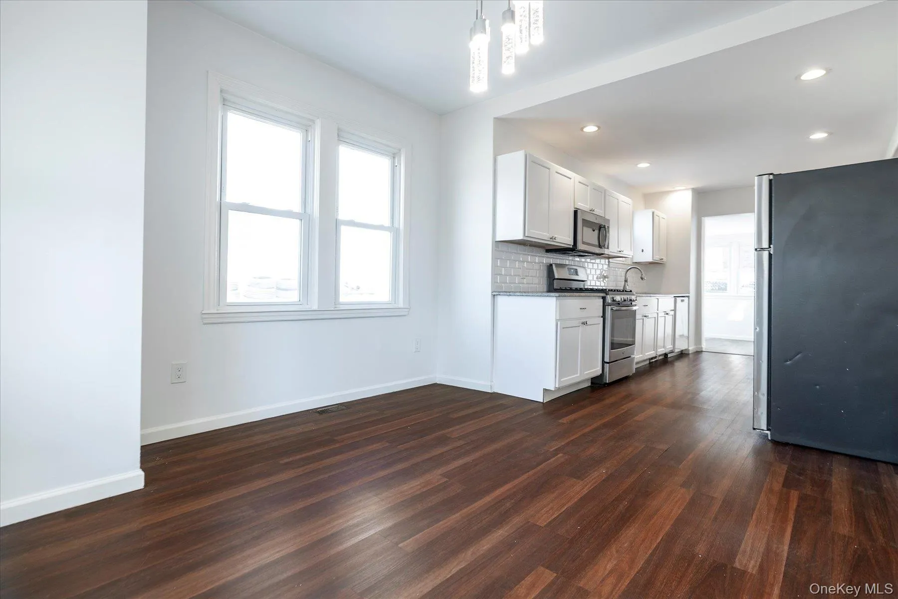 31 Lewis Place, Hempstead, NY, 3 Bedrooms Bedrooms, 6 Rooms Rooms,2 BathroomsBathrooms,Residential Lease,For Rent,Lewis,0,976981 31 Lewis Place, Hempstead, NY, 3 Bedrooms Bedrooms, 6 Rooms Rooms,2 BathroomsBathrooms,Residential Lease,For Rent,Lewis,0,976981