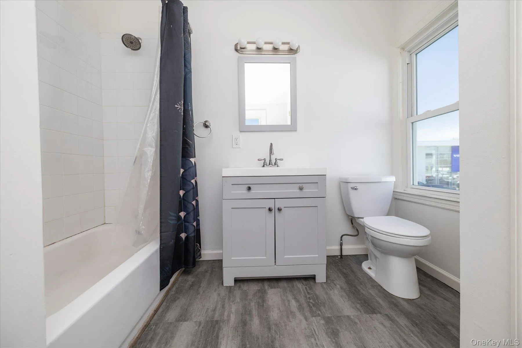 31 Lewis Place, Hempstead, NY, 3 Bedrooms Bedrooms, 6 Rooms Rooms,2 BathroomsBathrooms,Residential Lease,For Rent,Lewis,0,976981 31 Lewis Place, Hempstead, NY, 3 Bedrooms Bedrooms, 6 Rooms Rooms,2 BathroomsBathrooms,Residential Lease,For Rent,Lewis,0,976981