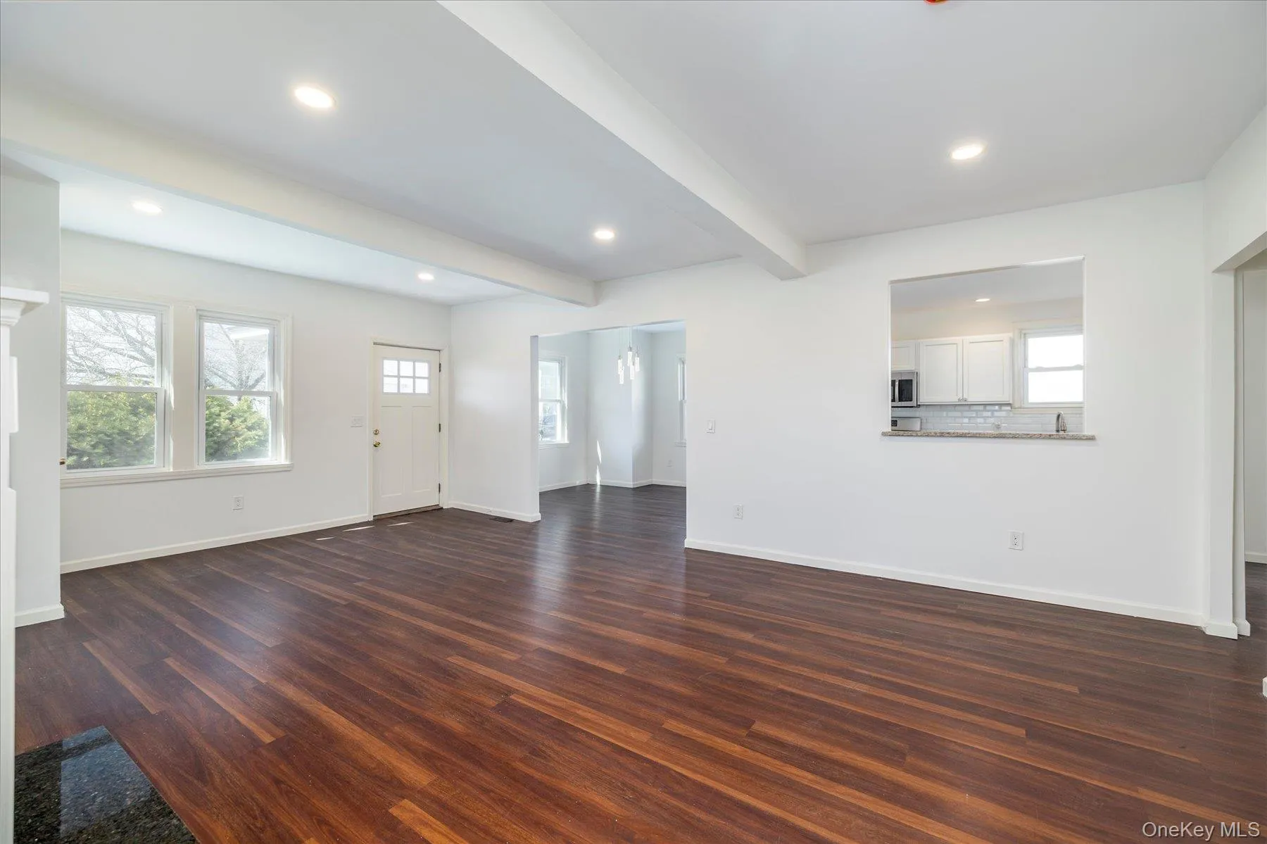 31 Lewis Place, Hempstead, NY, 3 Bedrooms Bedrooms, 6 Rooms Rooms,2 BathroomsBathrooms,Residential Lease,For Rent,Lewis,0,976981 31 Lewis Place, Hempstead, NY, 3 Bedrooms Bedrooms, 6 Rooms Rooms,2 BathroomsBathrooms,Residential Lease,For Rent,Lewis,0,976981