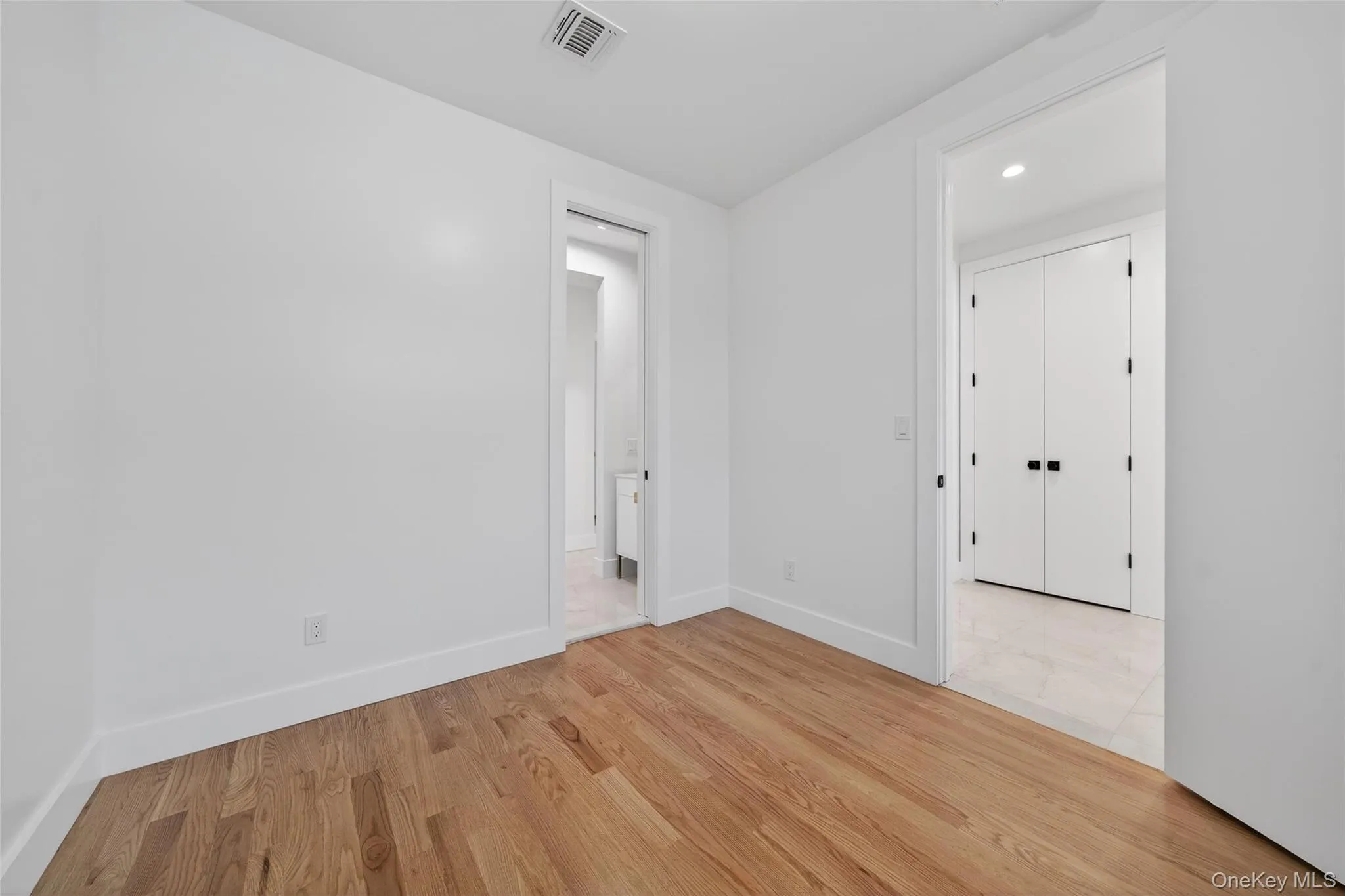 71 Lawrence Avenue, Thompson, NY, 6 Bedrooms Bedrooms, 11 Rooms Rooms,3 BathroomsBathrooms,Residential,For Rent,Lawrence,0,977001 71 Lawrence Avenue, Thompson, NY, 6 Bedrooms Bedrooms, 11 Rooms Rooms,3 BathroomsBathrooms,Residential,For Rent,Lawrence,0,977001