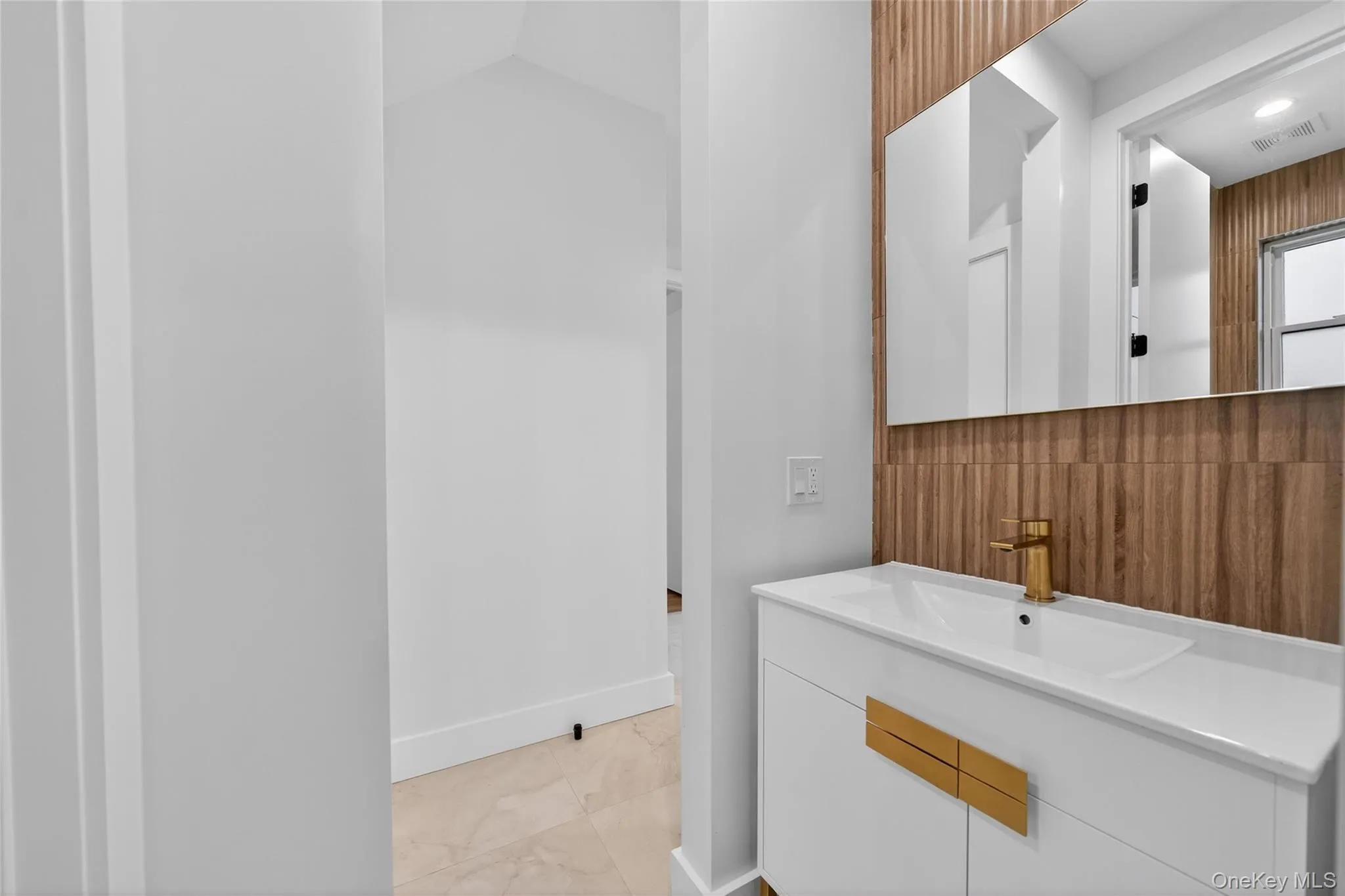 71 Lawrence Avenue, Thompson, NY, 6 Bedrooms Bedrooms, 11 Rooms Rooms,3 BathroomsBathrooms,Residential,For Rent,Lawrence,0,977001 71 Lawrence Avenue, Thompson, NY, 6 Bedrooms Bedrooms, 11 Rooms Rooms,3 BathroomsBathrooms,Residential,For Rent,Lawrence,0,977001