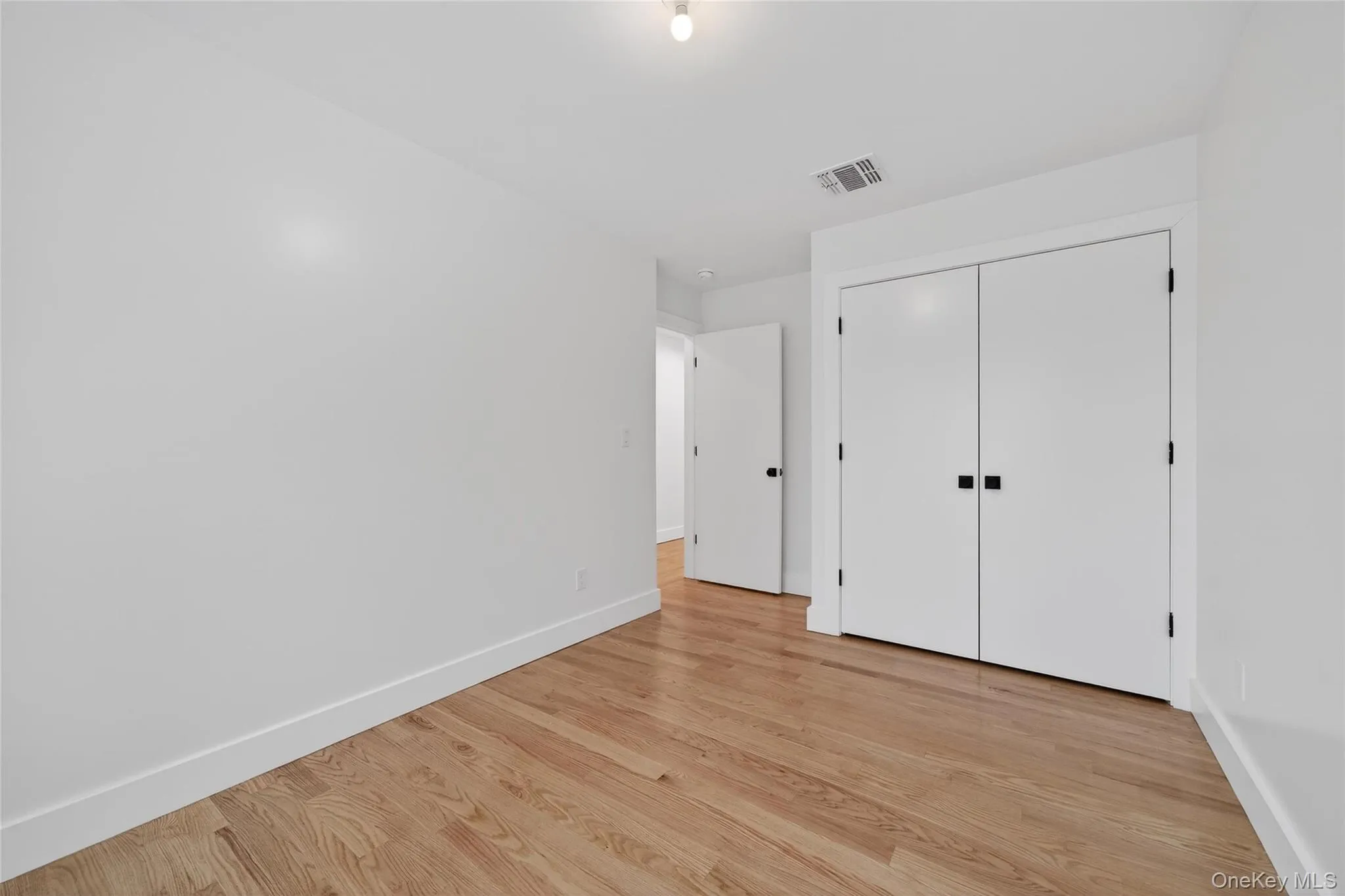 71 Lawrence Avenue, Thompson, NY, 6 Bedrooms Bedrooms, 11 Rooms Rooms,3 BathroomsBathrooms,Residential,For Rent,Lawrence,0,977001 71 Lawrence Avenue, Thompson, NY, 6 Bedrooms Bedrooms, 11 Rooms Rooms,3 BathroomsBathrooms,Residential,For Rent,Lawrence,0,977001