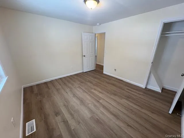 51 Oak Drive, Riverhead, NY, 4 Bedrooms Bedrooms, 6 Rooms Rooms,1 BathroomBathrooms,Residential Lease,For Rent,Oak,0,977004 51 Oak Drive, Riverhead, NY, 4 Bedrooms Bedrooms, 6 Rooms Rooms,1 BathroomBathrooms,Residential Lease,For Rent,Oak,0,977004
