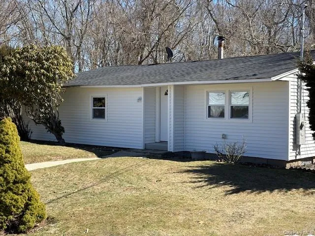 51 Oak Drive, Riverhead, NY, 4 Bedrooms Bedrooms, 6 Rooms Rooms,1 BathroomBathrooms,Residential Lease,For Rent,Oak,0,977004 51 Oak Drive, Riverhead, NY, 4 Bedrooms Bedrooms, 6 Rooms Rooms,1 BathroomBathrooms,Residential Lease,For Rent,Oak,0,977004