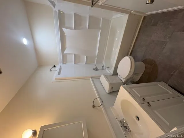 51 Oak Drive, Riverhead, NY, 4 Bedrooms Bedrooms, 6 Rooms Rooms,1 BathroomBathrooms,Residential Lease,For Rent,Oak,0,977004 51 Oak Drive, Riverhead, NY, 4 Bedrooms Bedrooms, 6 Rooms Rooms,1 BathroomBathrooms,Residential Lease,For Rent,Oak,0,977004