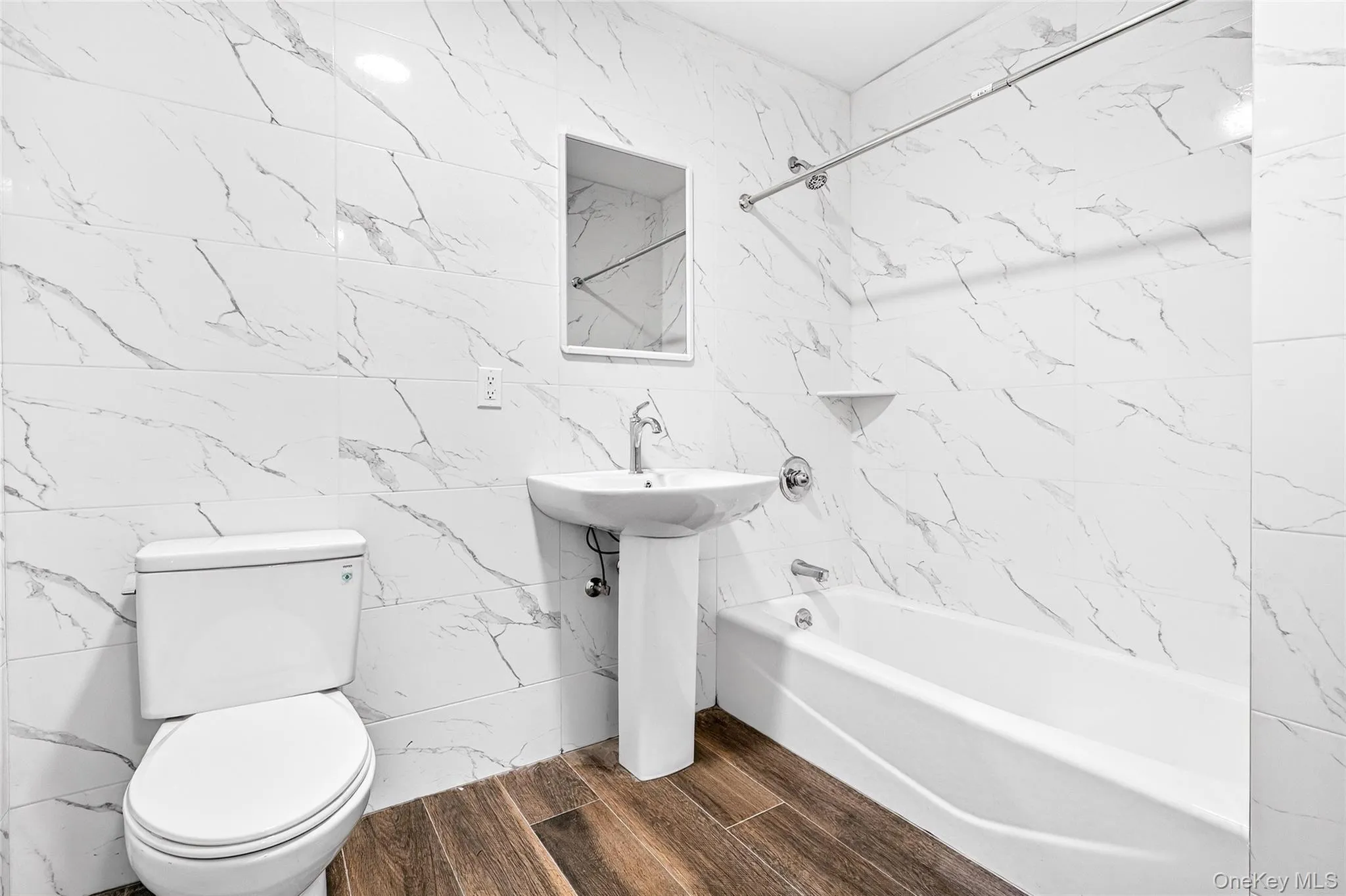 1591 Jesup Avenue, New York, NY, 2 Bedrooms Bedrooms, 4 Rooms Rooms,1 BathroomBathrooms,Residential Lease,For Rent,Jesup,0,977005 1591 Jesup Avenue, New York, NY, 2 Bedrooms Bedrooms, 4 Rooms Rooms,1 BathroomBathrooms,Residential Lease,For Rent,Jesup,0,977005
