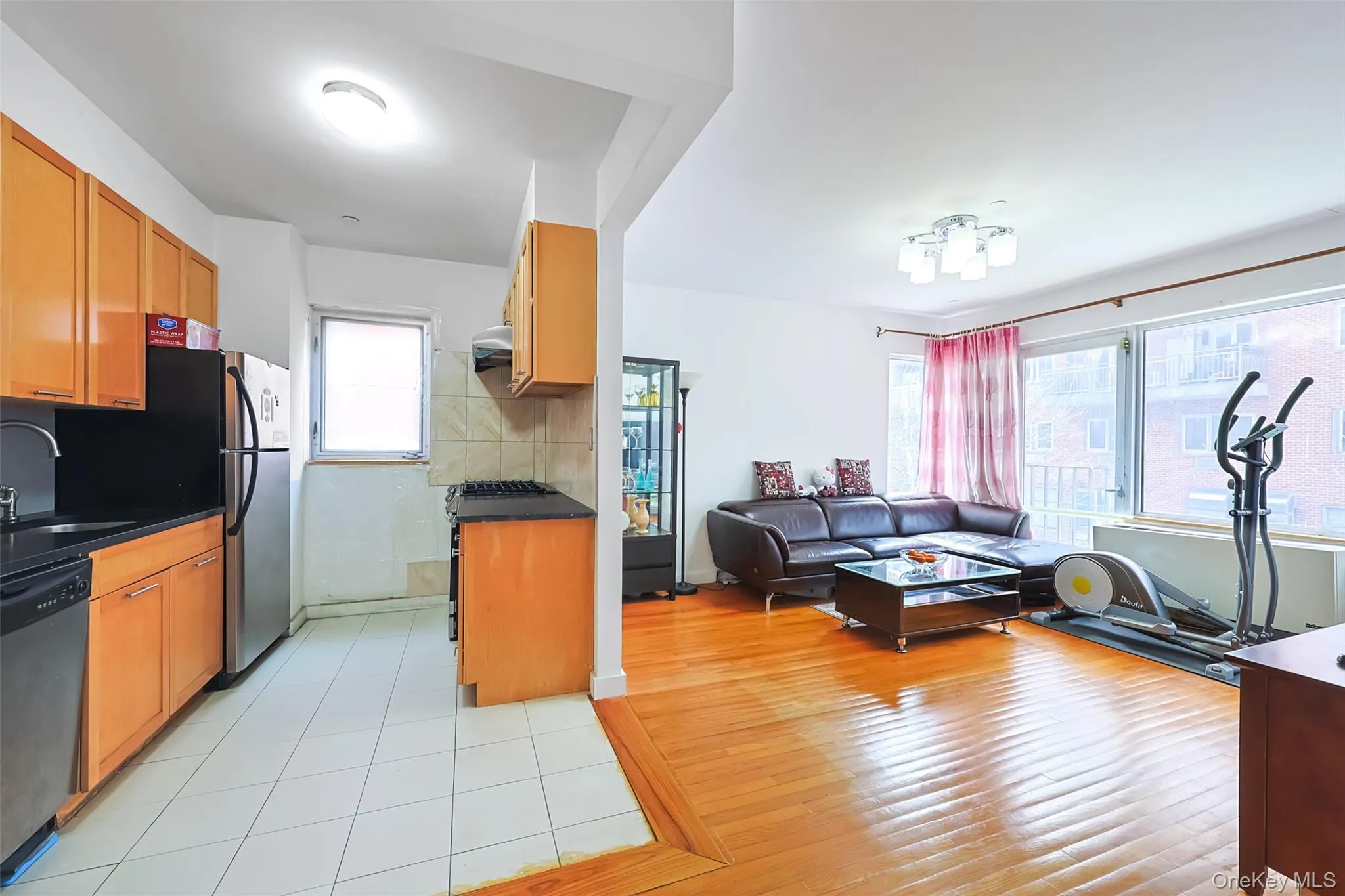 7128 163rd Street, New York, NY, 2 Bedrooms Bedrooms, 7 Rooms Rooms,2 BathroomsBathrooms,Residential,For Rent,163rd,0,977007 7128 163rd Street, New York, NY, 2 Bedrooms Bedrooms, 7 Rooms Rooms,2 BathroomsBathrooms,Residential,For Rent,163rd,0,977007
