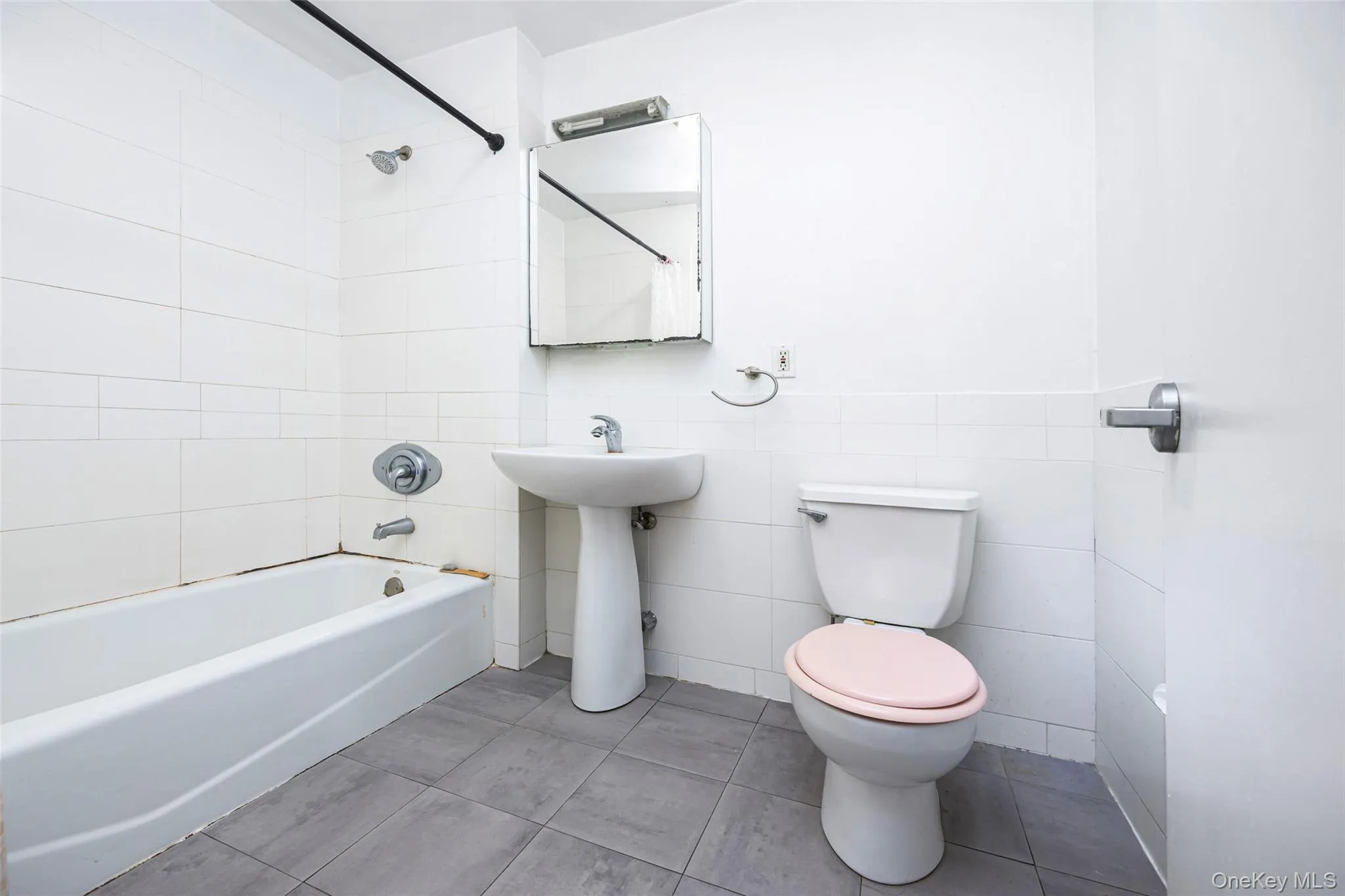 7128 163rd Street, New York, NY, 2 Bedrooms Bedrooms, 7 Rooms Rooms,2 BathroomsBathrooms,Residential,For Rent,163rd,0,977007 7128 163rd Street, New York, NY, 2 Bedrooms Bedrooms, 7 Rooms Rooms,2 BathroomsBathrooms,Residential,For Rent,163rd,0,977007
