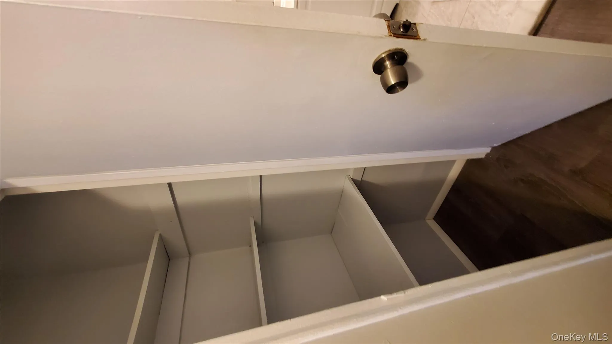 460 Old Town Road, Brookhaven, NY, 1 Bedroom Bedrooms, 4 Rooms Rooms,1 BathroomBathrooms,Residential Lease,For Rent,Old Town,0,977009 460 Old Town Road, Brookhaven, NY, 1 Bedroom Bedrooms, 4 Rooms Rooms,1 BathroomBathrooms,Residential Lease,For Rent,Old Town,0,977009