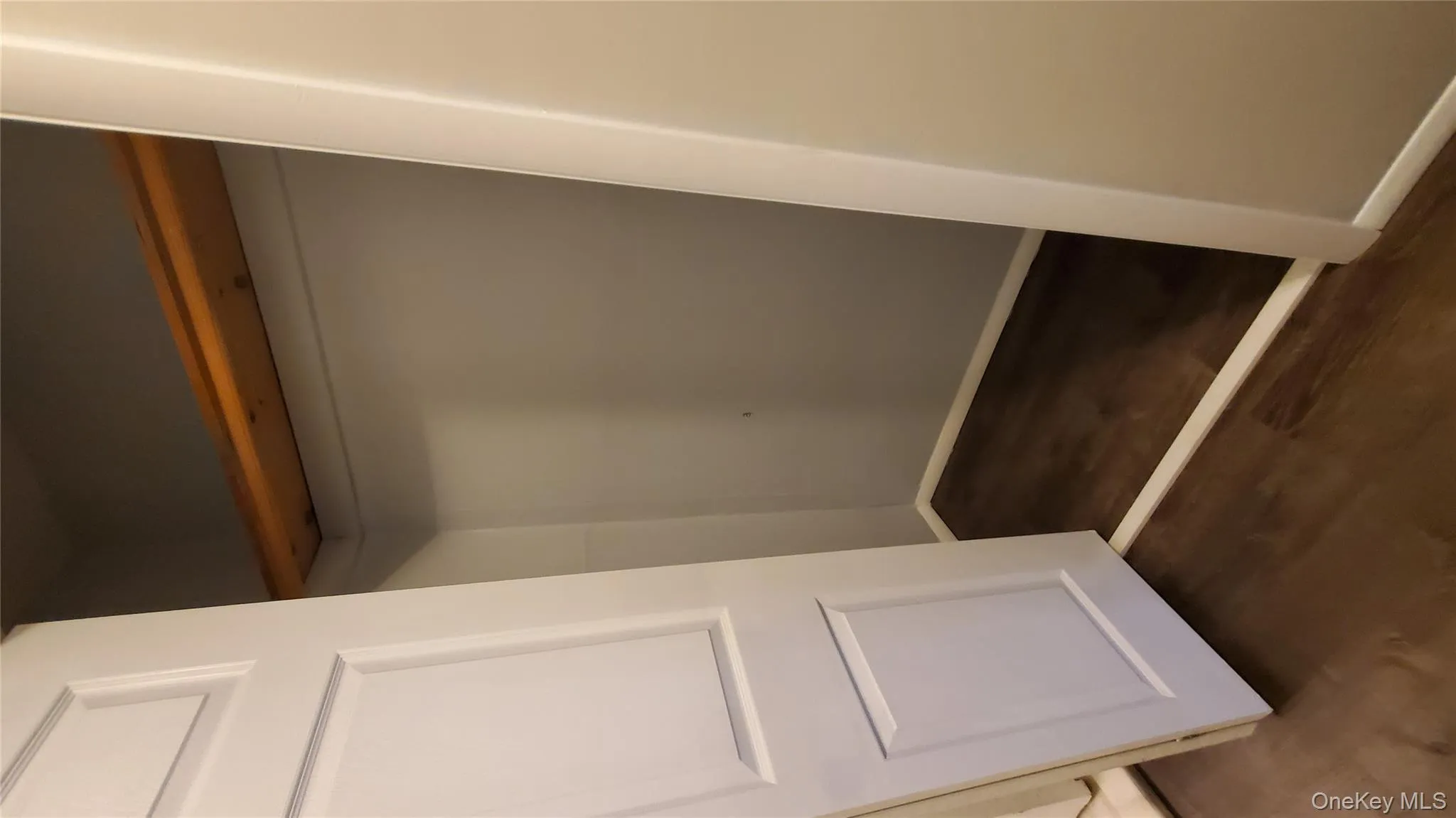 460 Old Town Road, Brookhaven, NY, 1 Bedroom Bedrooms, 4 Rooms Rooms,1 BathroomBathrooms,Residential Lease,For Rent,Old Town,0,977009 460 Old Town Road, Brookhaven, NY, 1 Bedroom Bedrooms, 4 Rooms Rooms,1 BathroomBathrooms,Residential Lease,For Rent,Old Town,0,977009