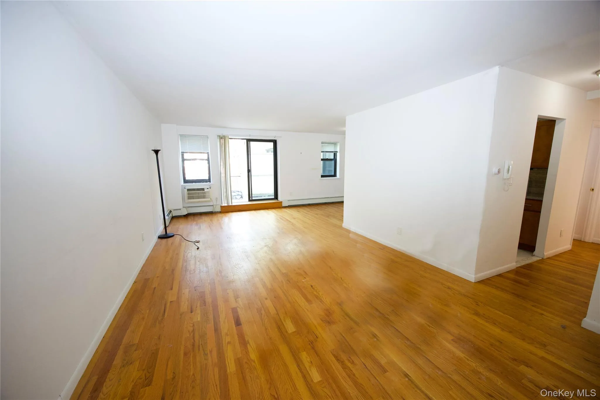 5 Schenck, North Hempstead, NY, 1 Bedroom Bedrooms, 4 Rooms Rooms,1 BathroomBathrooms,Residential Lease,For Rent,Schenck,0,977018 5 Schenck, North Hempstead, NY, 1 Bedroom Bedrooms, 4 Rooms Rooms,1 BathroomBathrooms,Residential Lease,For Rent,Schenck,0,977018