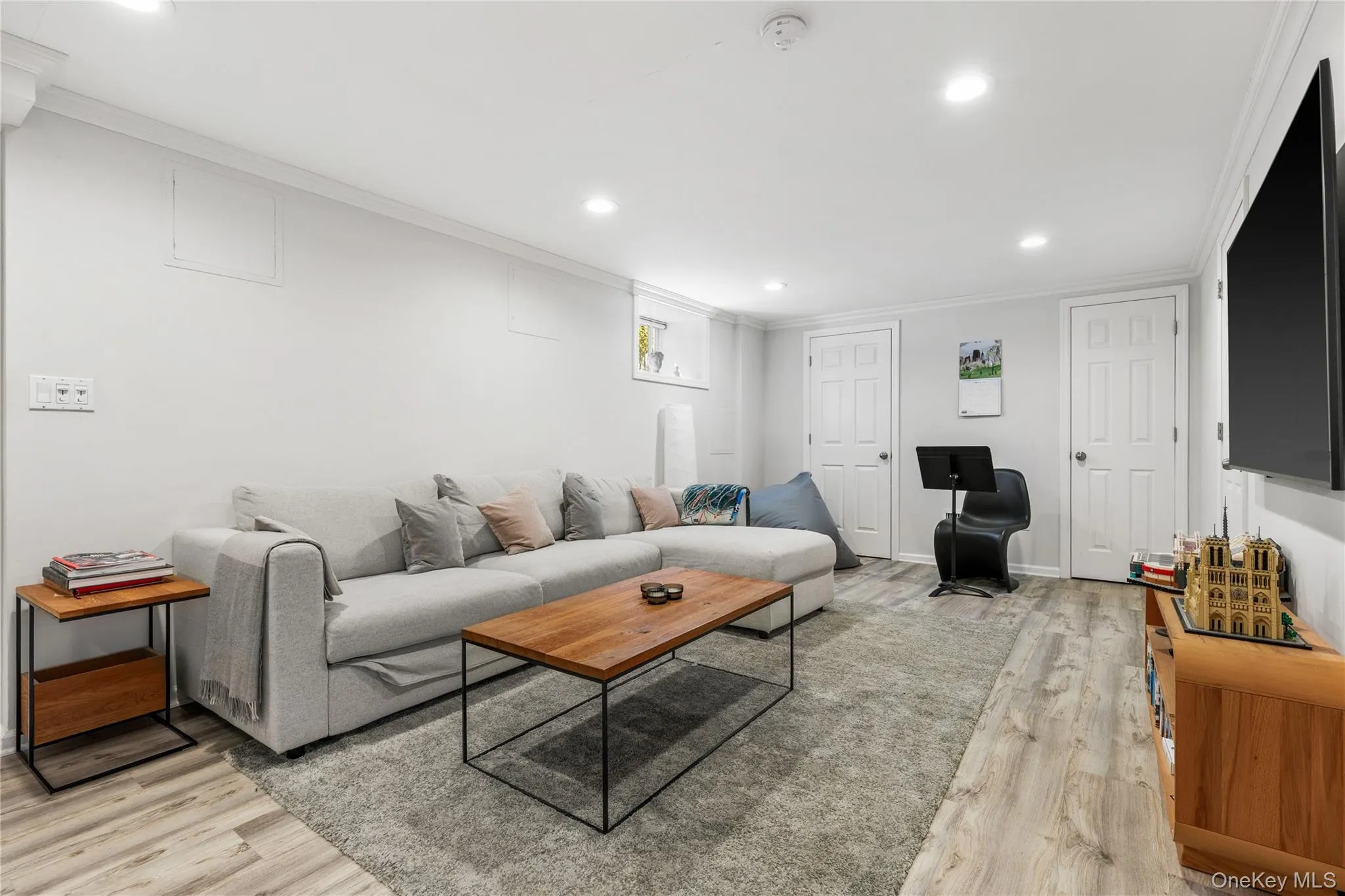 Wonderful area to escape and read, play, and/or study Wonderful area to escape and read, play, and/or study