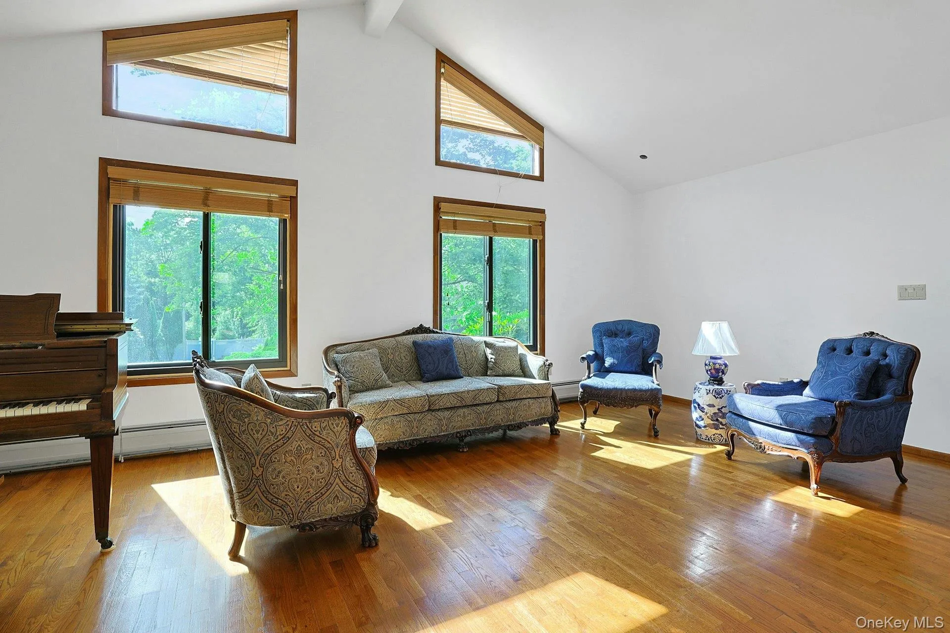 8 Sasson Terrace, Clarkstown, NY, 4 Bedrooms Bedrooms, 8 Rooms Rooms,2 BathroomsBathrooms,Residential,For Rent,Sasson,0,977031 8 Sasson Terrace, Clarkstown, NY, 4 Bedrooms Bedrooms, 8 Rooms Rooms,2 BathroomsBathrooms,Residential,For Rent,Sasson,0,977031