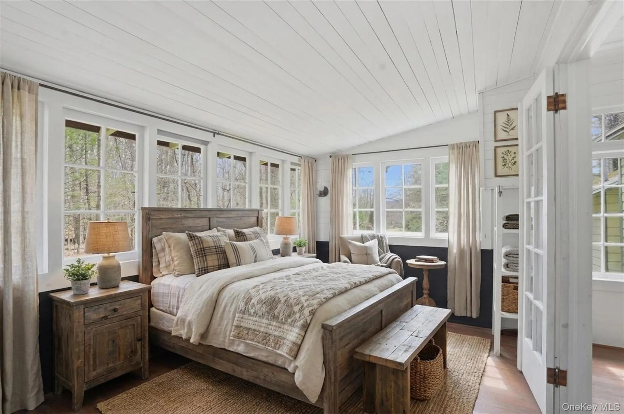 *Cottage 2 Bedroom Photo has been Virtually Staged* *Cottage 2 Bedroom Photo has been Virtually Staged*