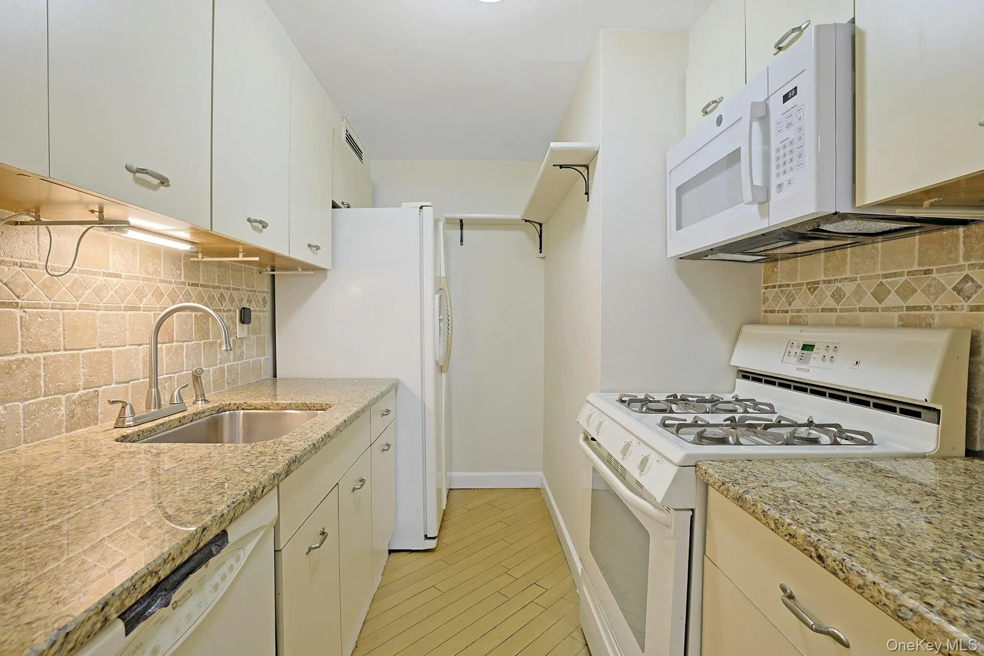 Galley kitchen Galley kitchen