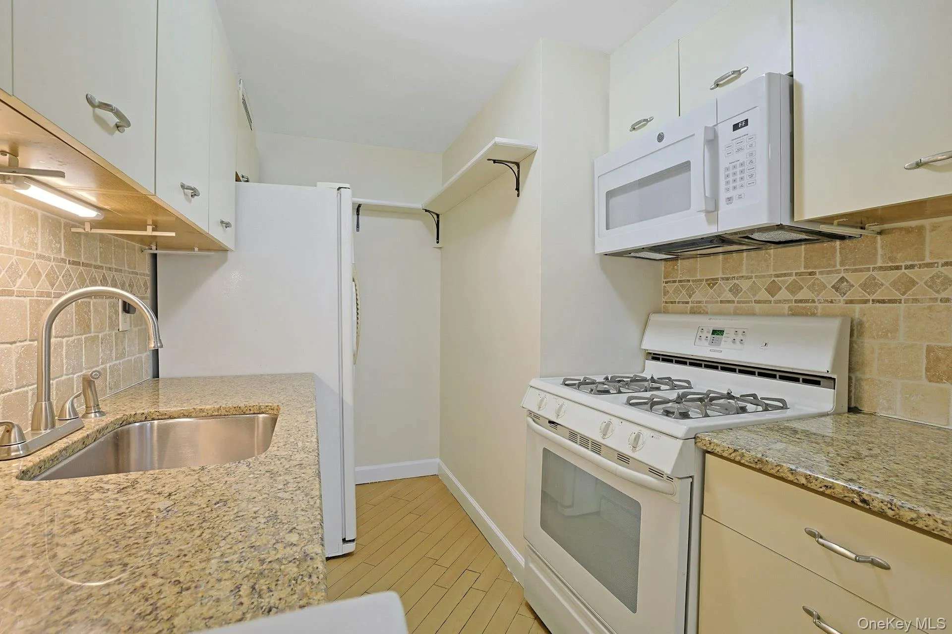 1270 North Avenue, New Rochelle, NY, 2 Rooms Rooms,1 BathroomBathrooms,Residential Lease,For Rent,North,0,977056 1270 North Avenue, New Rochelle, NY, 2 Rooms Rooms,1 BathroomBathrooms,Residential Lease,For Rent,North,0,977056