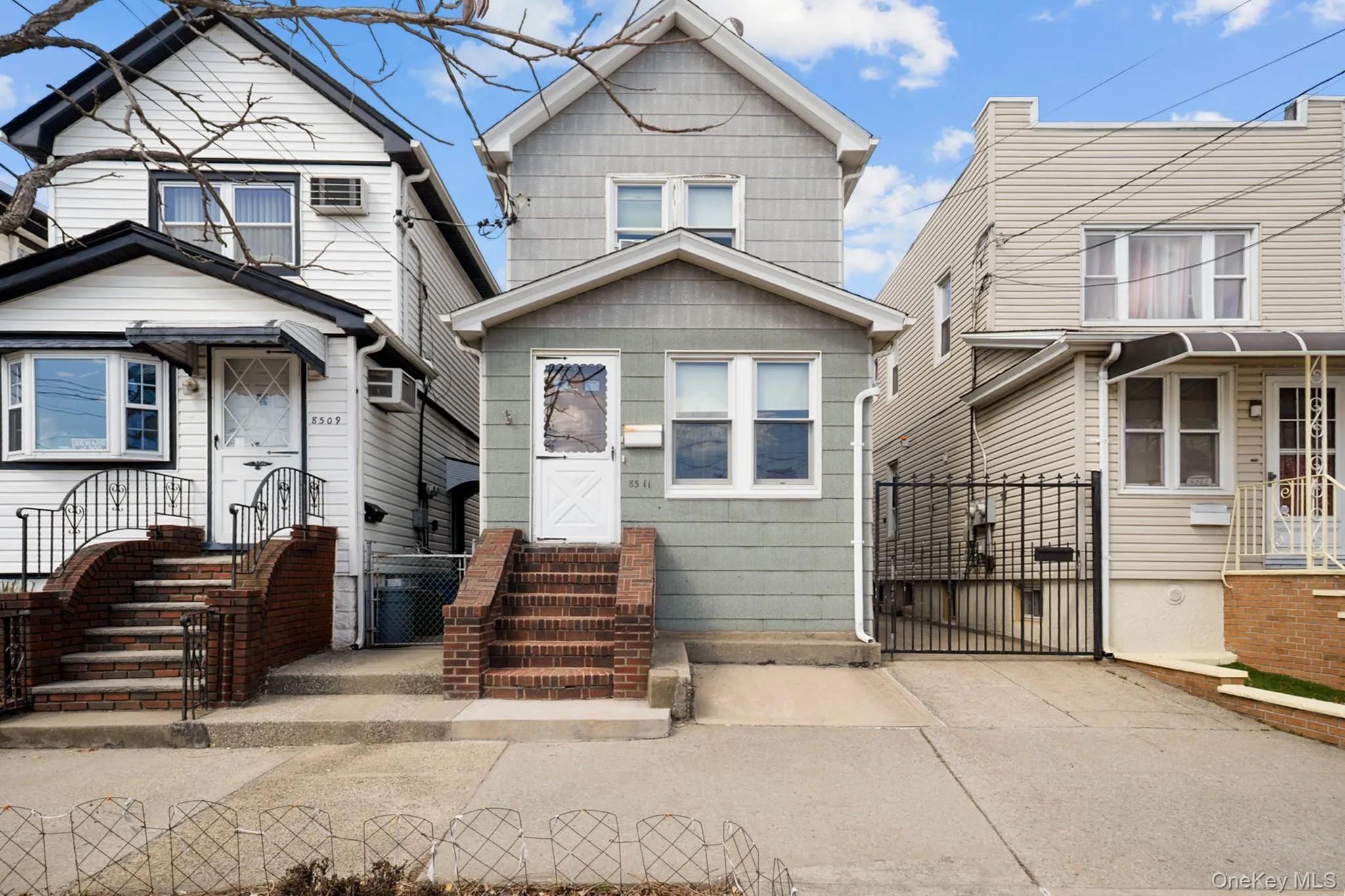 8511 Sutter Avenue, New York, NY, 3 Bedrooms Bedrooms, 6 Rooms Rooms,1 BathroomBathrooms,Residential,For Rent,Sutter,0,977066 8511 Sutter Avenue, New York, NY, 3 Bedrooms Bedrooms, 6 Rooms Rooms,1 BathroomBathrooms,Residential,For Rent,Sutter,0,977066