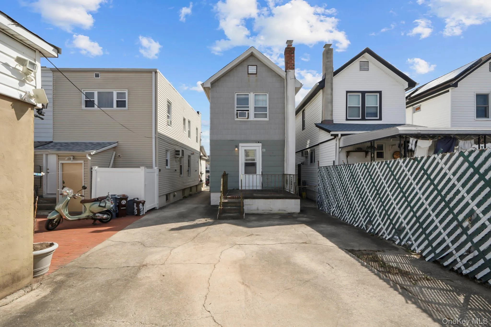 8511 Sutter Avenue, New York, NY, 3 Bedrooms Bedrooms, 6 Rooms Rooms,1 BathroomBathrooms,Residential,For Rent,Sutter,0,977066 8511 Sutter Avenue, New York, NY, 3 Bedrooms Bedrooms, 6 Rooms Rooms,1 BathroomBathrooms,Residential,For Rent,Sutter,0,977066