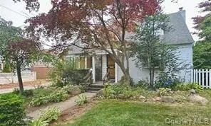 81 Gerard Avenue, North Hempstead, NY, 6 Bedroom Bedrooms, 11 Room Rooms,2 BathroomBathrooms,Residential Lease,For Rent,Gerard,0,977089 81 Gerard Avenue, North Hempstead, NY, 6 Bedroom Bedrooms, 11 Room Rooms,2 BathroomBathrooms,Residential Lease,For Rent,Gerard,0,977089