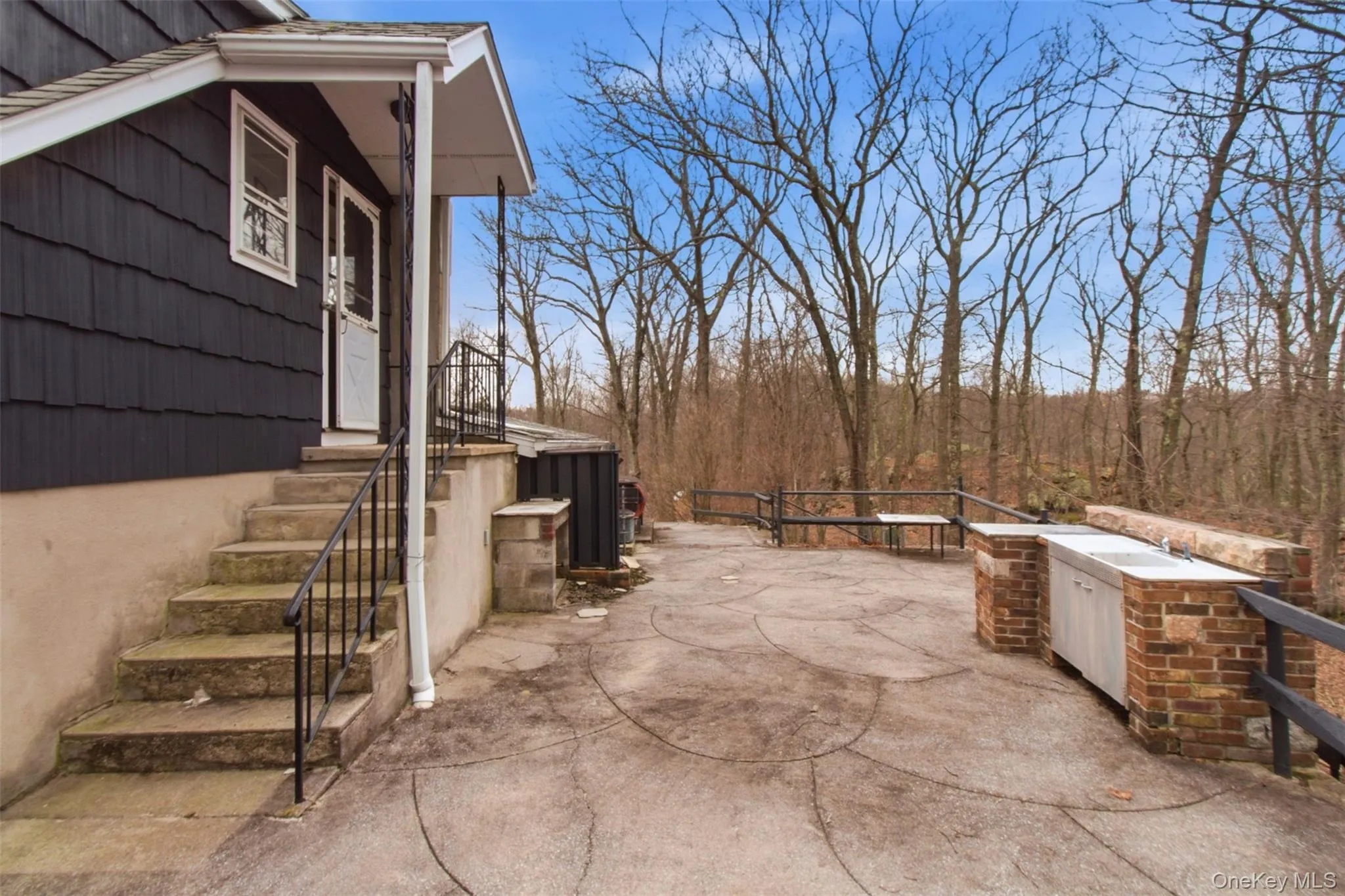 Patio perfect for grilling and entertaining. Patio perfect for grilling and entertaining.