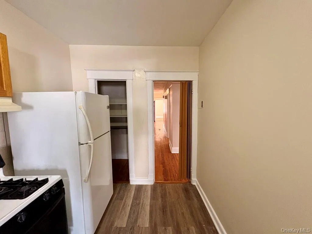 106 Mclean Avenue, Yonkers, NY, 3 Bedrooms Bedrooms, 8 Rooms Rooms,1 BathroomBathrooms,Residential Lease,For Rent,Mclean,0,977140 106 Mclean Avenue, Yonkers, NY, 3 Bedrooms Bedrooms, 8 Rooms Rooms,1 BathroomBathrooms,Residential Lease,For Rent,Mclean,0,977140