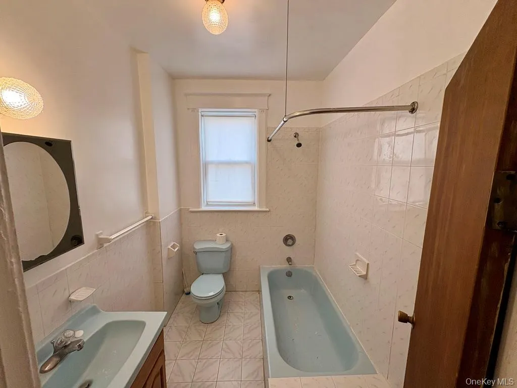 106 Mclean Avenue, Yonkers, NY, 3 Bedrooms Bedrooms, 8 Rooms Rooms,1 BathroomBathrooms,Residential Lease,For Rent,Mclean,0,977140 106 Mclean Avenue, Yonkers, NY, 3 Bedrooms Bedrooms, 8 Rooms Rooms,1 BathroomBathrooms,Residential Lease,For Rent,Mclean,0,977140