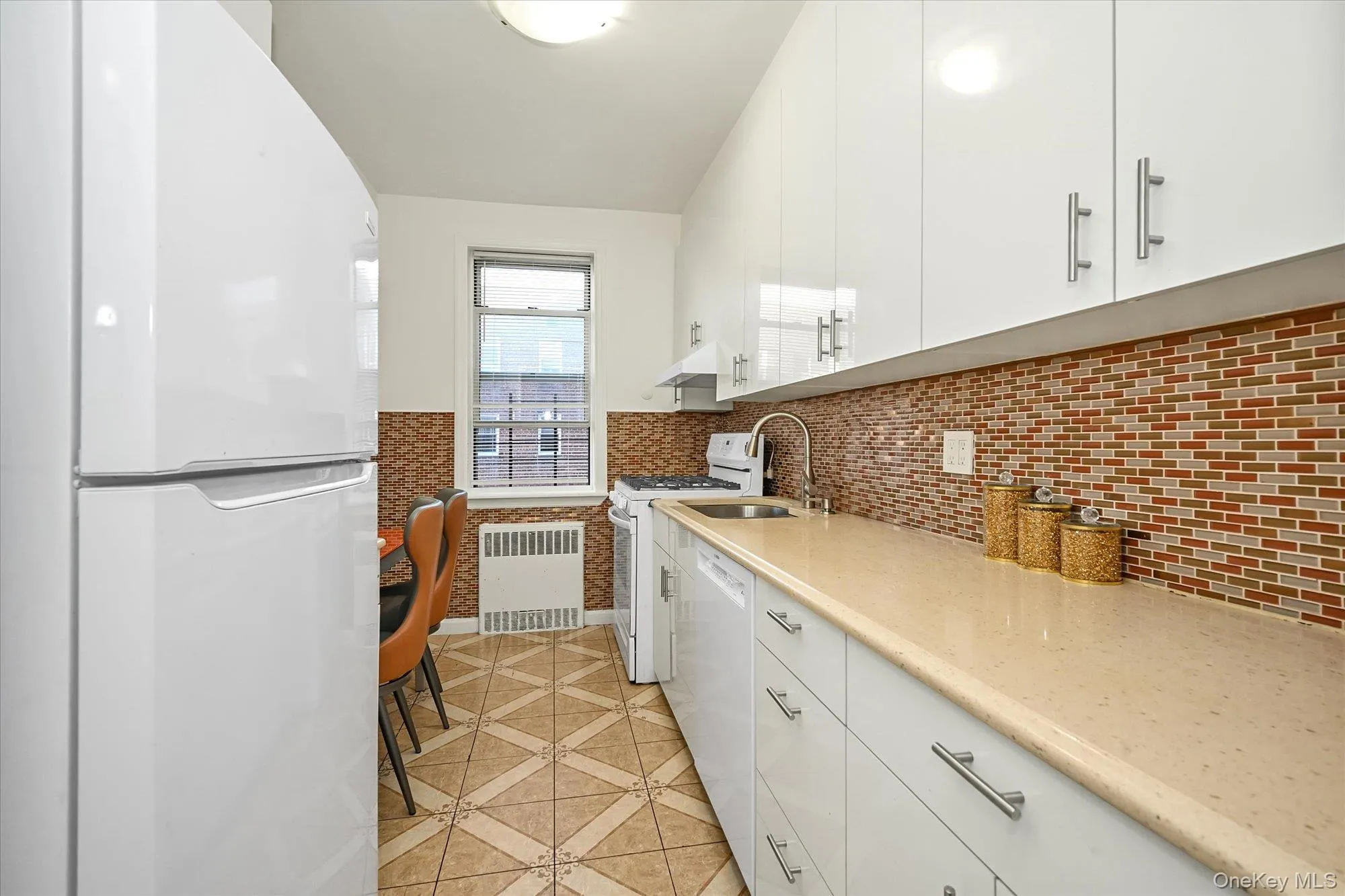 9941 64th Avenue, New York, NY, 1 Bedroom Bedrooms, 4 Rooms Rooms,1 BathroomBathrooms,Residential Lease,For Rent,64th,0,977152 9941 64th Avenue, New York, NY, 1 Bedroom Bedrooms, 4 Rooms Rooms,1 BathroomBathrooms,Residential Lease,For Rent,64th,0,977152