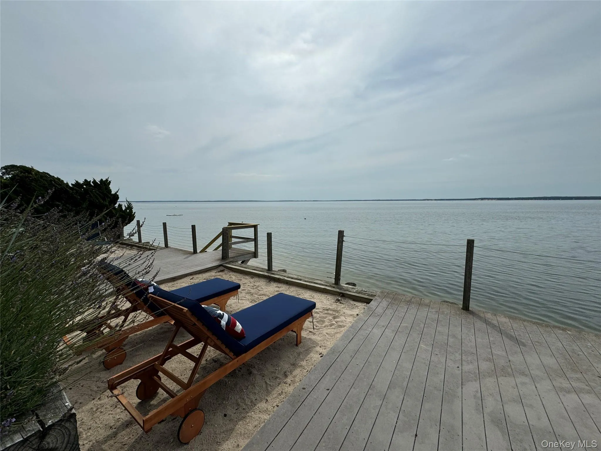 Lounge area overlooking the bay Lounge area overlooking the bay