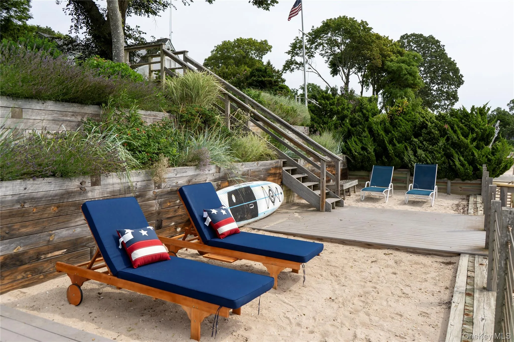 Lounge area overlooking the bay Lounge area overlooking the bay