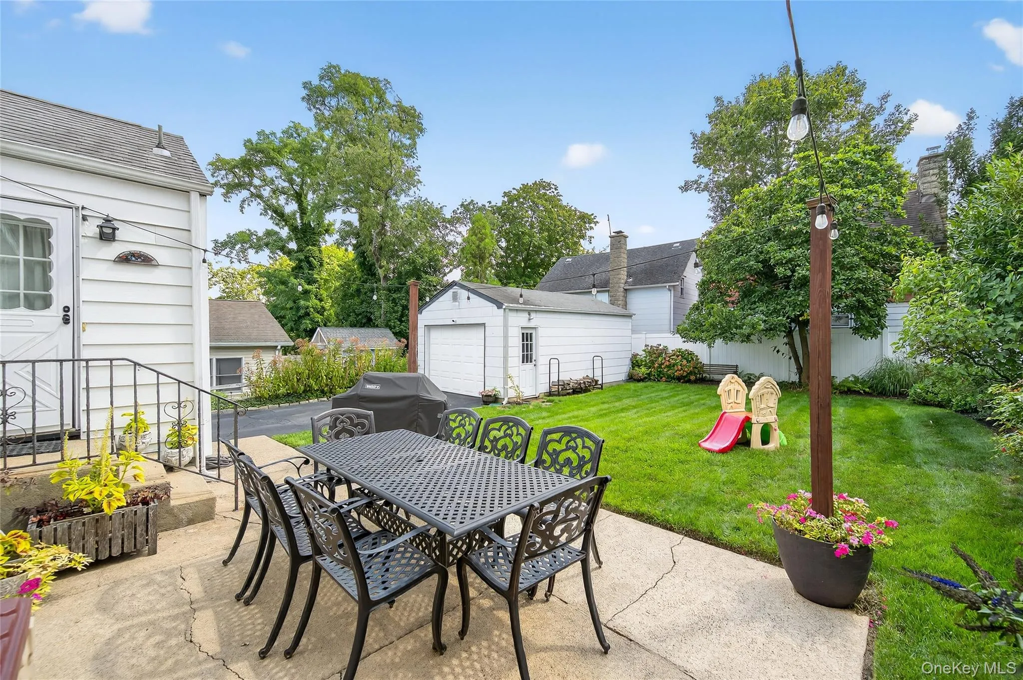 13 Prospect Street, Oyster Bay, NY, 2 Bedrooms Bedrooms, 4 Rooms Rooms,1 BathroomBathrooms,Residential Lease,For Rent,Prospect,0,977167 13 Prospect Street, Oyster Bay, NY, 2 Bedrooms Bedrooms, 4 Rooms Rooms,1 BathroomBathrooms,Residential Lease,For Rent,Prospect,0,977167