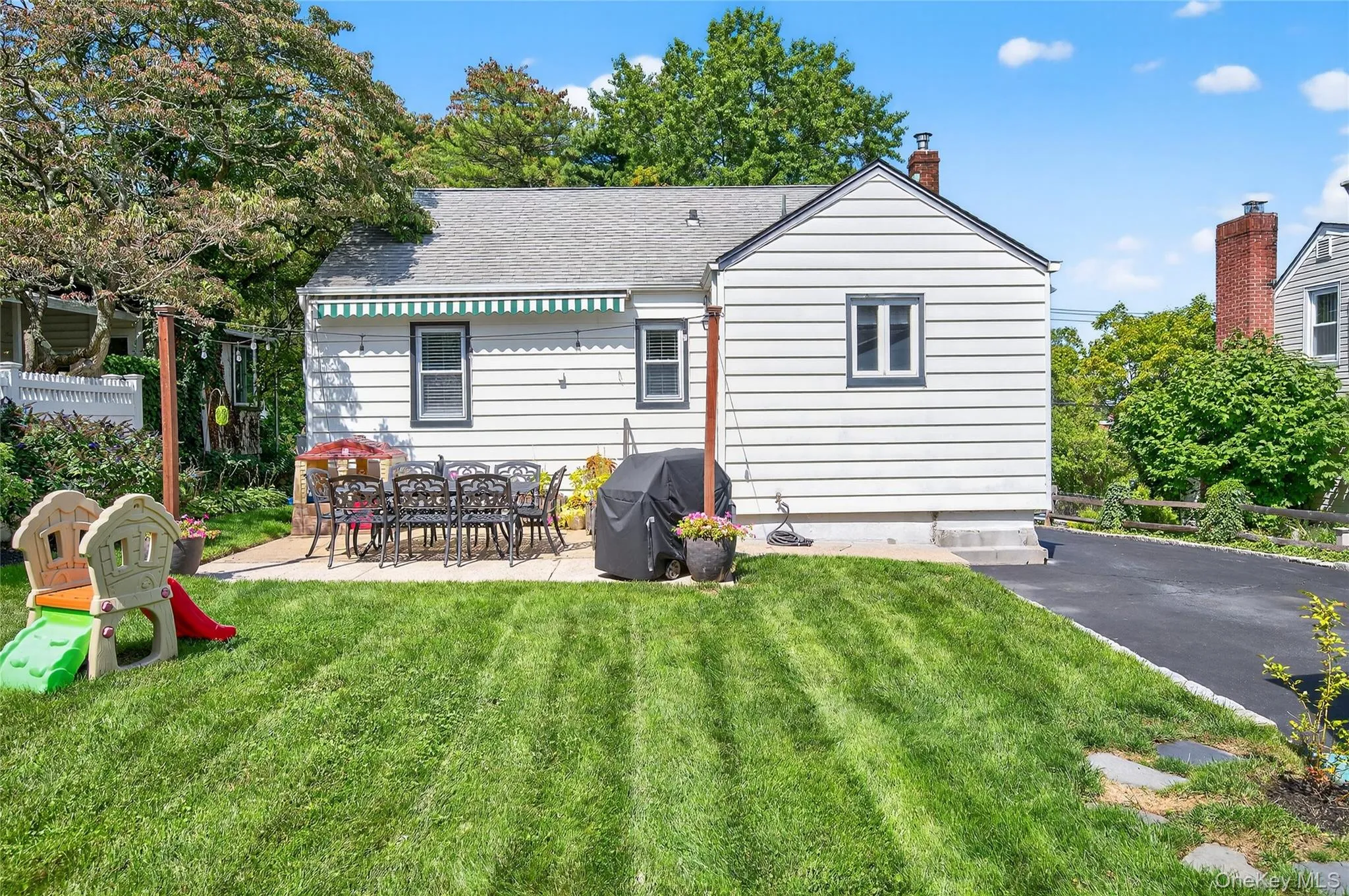 13 Prospect Street, Oyster Bay, NY, 2 Bedrooms Bedrooms, 4 Rooms Rooms,1 BathroomBathrooms,Residential Lease,For Rent,Prospect,0,977167 13 Prospect Street, Oyster Bay, NY, 2 Bedrooms Bedrooms, 4 Rooms Rooms,1 BathroomBathrooms,Residential Lease,For Rent,Prospect,0,977167