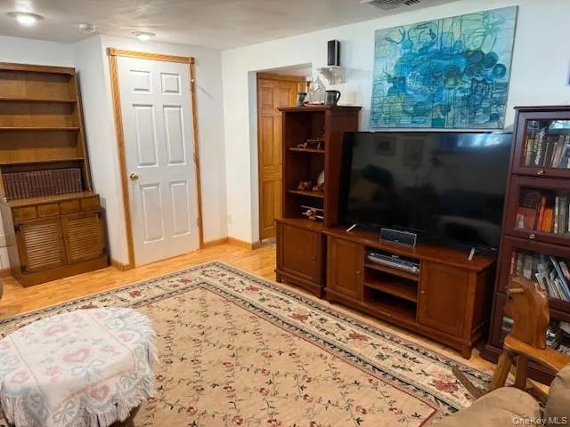 5 Sage Court, Huntington, NY, 1 Bedroom Bedrooms, 2 Rooms Rooms,1 BathroomBathrooms,Residential Lease,For Rent,Sage,0,977170 5 Sage Court, Huntington, NY, 1 Bedroom Bedrooms, 2 Rooms Rooms,1 BathroomBathrooms,Residential Lease,For Rent,Sage,0,977170