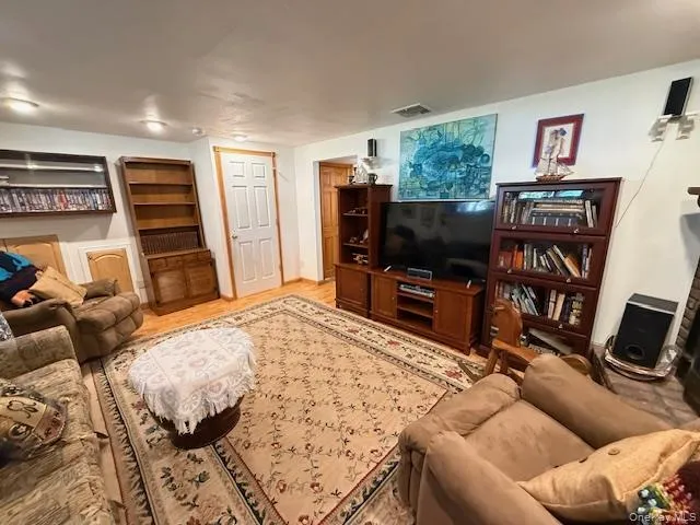 5 Sage Court, Huntington, NY, 1 Bedroom Bedrooms, 2 Rooms Rooms,1 BathroomBathrooms,Residential Lease,For Rent,Sage,0,977170 5 Sage Court, Huntington, NY, 1 Bedroom Bedrooms, 2 Rooms Rooms,1 BathroomBathrooms,Residential Lease,For Rent,Sage,0,977170