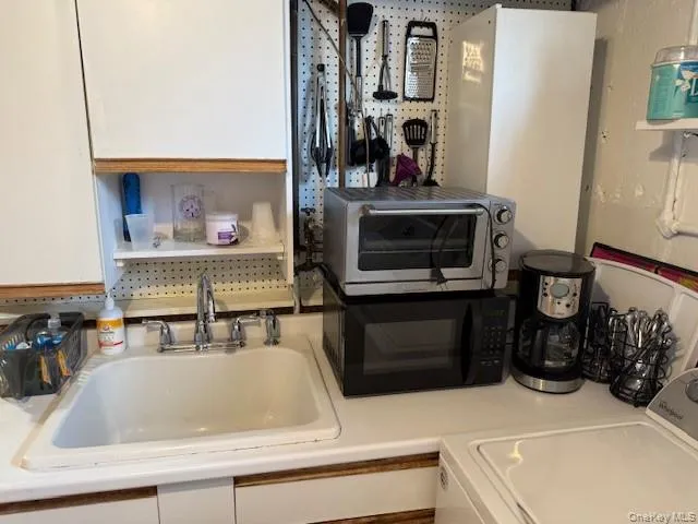 5 Sage Court, Huntington, NY, 1 Bedroom Bedrooms, 2 Rooms Rooms,1 BathroomBathrooms,Residential Lease,For Rent,Sage,0,977170 5 Sage Court, Huntington, NY, 1 Bedroom Bedrooms, 2 Rooms Rooms,1 BathroomBathrooms,Residential Lease,For Rent,Sage,0,977170