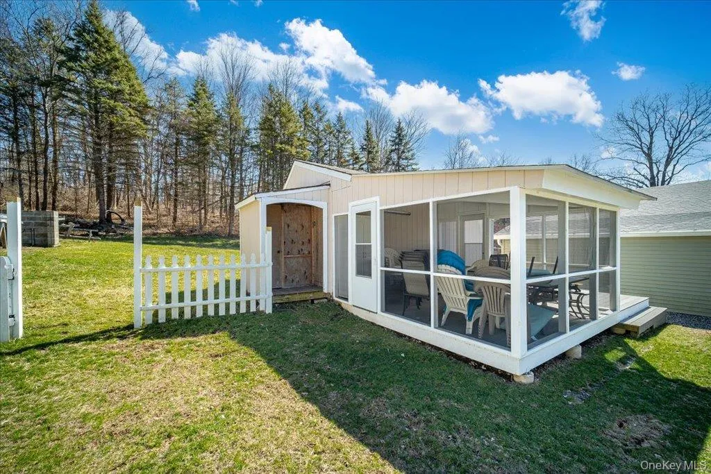 1548 State Route 32, Plattekill, NY, 3 Bedrooms Bedrooms, 8 Rooms Rooms,2 BathroomsBathrooms,Residential,For Rent,State Route 32,0,977191 1548 State Route 32, Plattekill, NY, 3 Bedrooms Bedrooms, 8 Rooms Rooms,2 BathroomsBathrooms,Residential,For Rent,State Route 32,0,977191