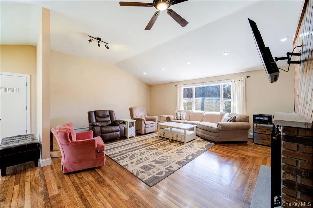 1548 State Route 32, Plattekill, NY, 3 Bedrooms Bedrooms, 8 Rooms Rooms,2 BathroomsBathrooms,Residential,For Rent,State Route 32,0,977191 1548 State Route 32, Plattekill, NY, 3 Bedrooms Bedrooms, 8 Rooms Rooms,2 BathroomsBathrooms,Residential,For Rent,State Route 32,0,977191