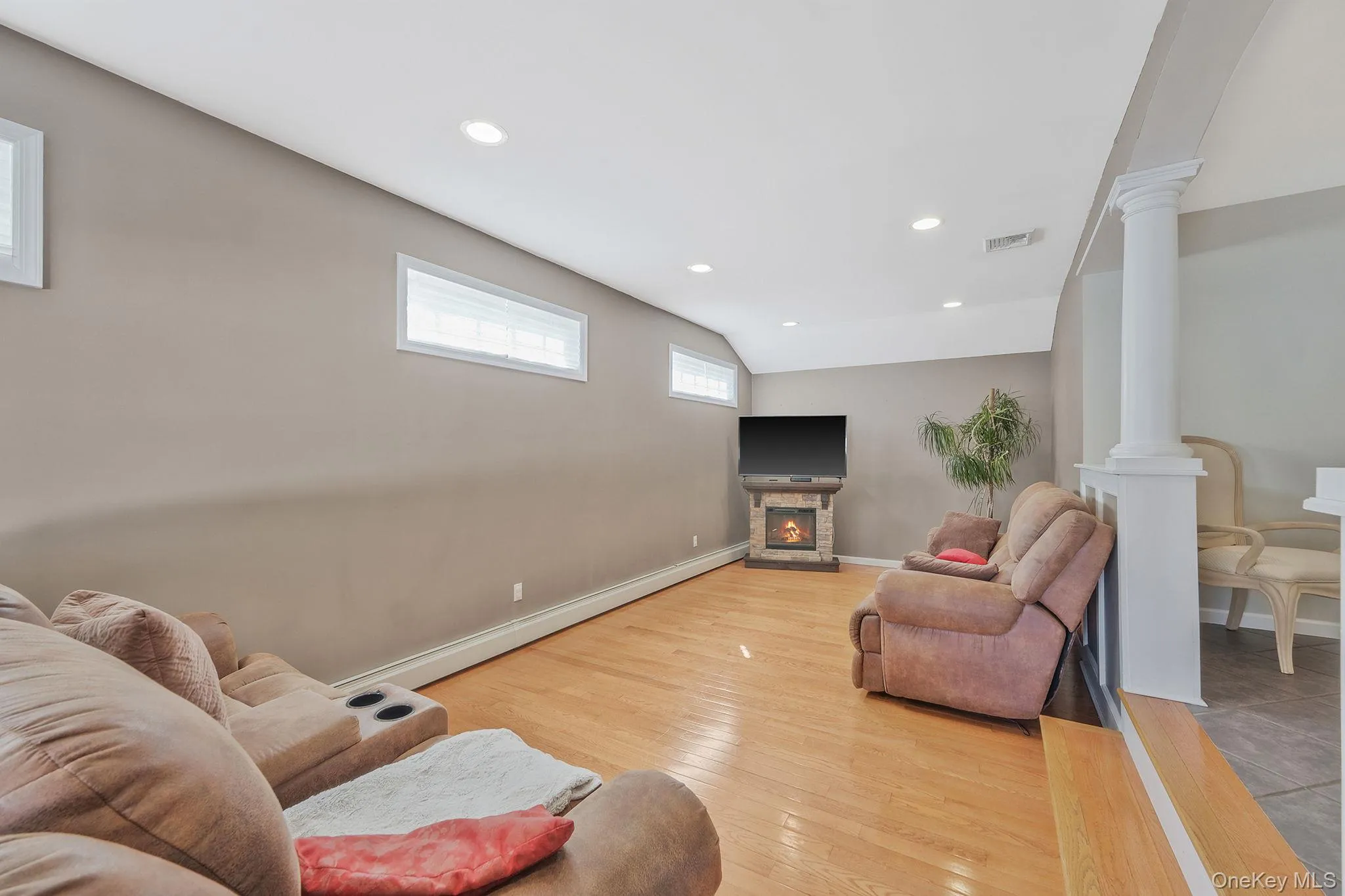 43 Hallock Avenue, Smithtown, NY, 4 Bedrooms Bedrooms, 8 Rooms Rooms,2 BathroomsBathrooms,Residential,For Rent,Hallock,0,977202 43 Hallock Avenue, Smithtown, NY, 4 Bedrooms Bedrooms, 8 Rooms Rooms,2 BathroomsBathrooms,Residential,For Rent,Hallock,0,977202
