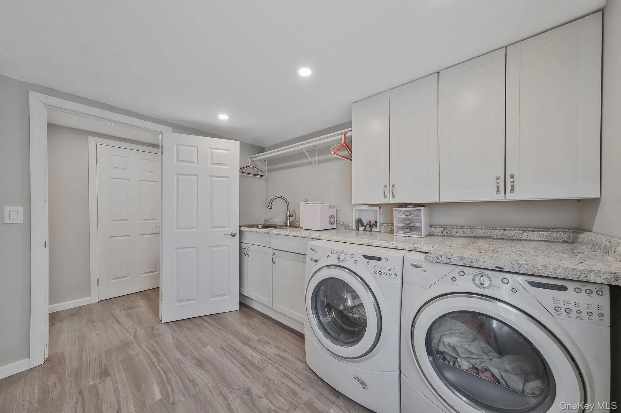 43 Hallock Avenue, Smithtown, NY, 4 Bedrooms Bedrooms, 8 Rooms Rooms,2 BathroomsBathrooms,Residential,For Rent,Hallock,0,977202 43 Hallock Avenue, Smithtown, NY, 4 Bedrooms Bedrooms, 8 Rooms Rooms,2 BathroomsBathrooms,Residential,For Rent,Hallock,0,977202
