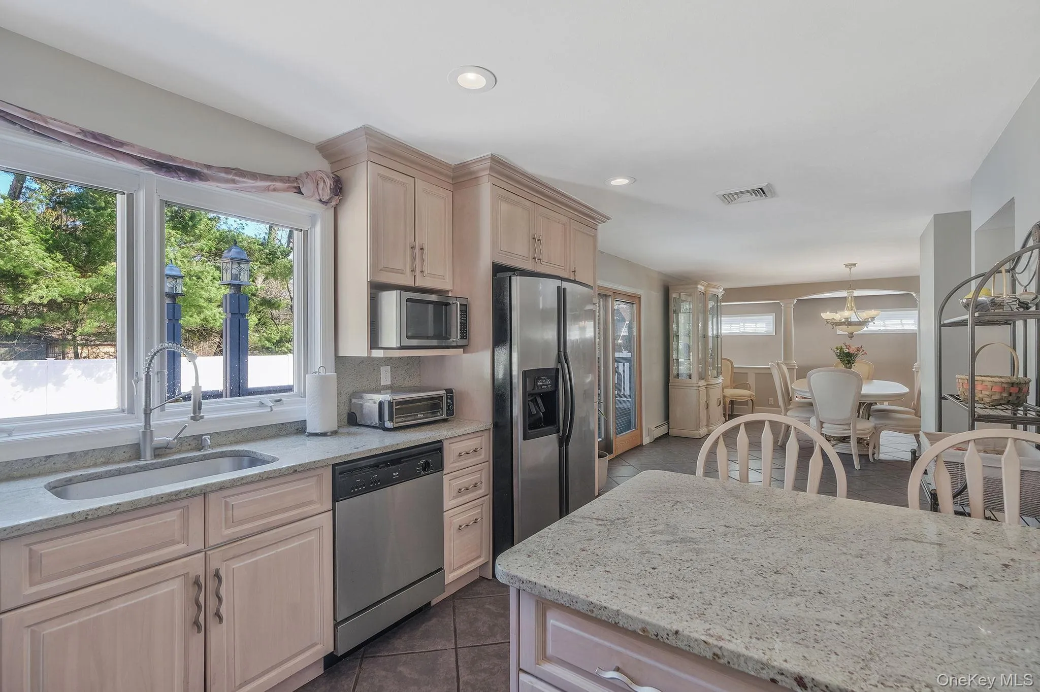 43 Hallock Avenue, Smithtown, NY, 4 Bedrooms Bedrooms, 8 Rooms Rooms,2 BathroomsBathrooms,Residential,For Rent,Hallock,0,977202 43 Hallock Avenue, Smithtown, NY, 4 Bedrooms Bedrooms, 8 Rooms Rooms,2 BathroomsBathrooms,Residential,For Rent,Hallock,0,977202