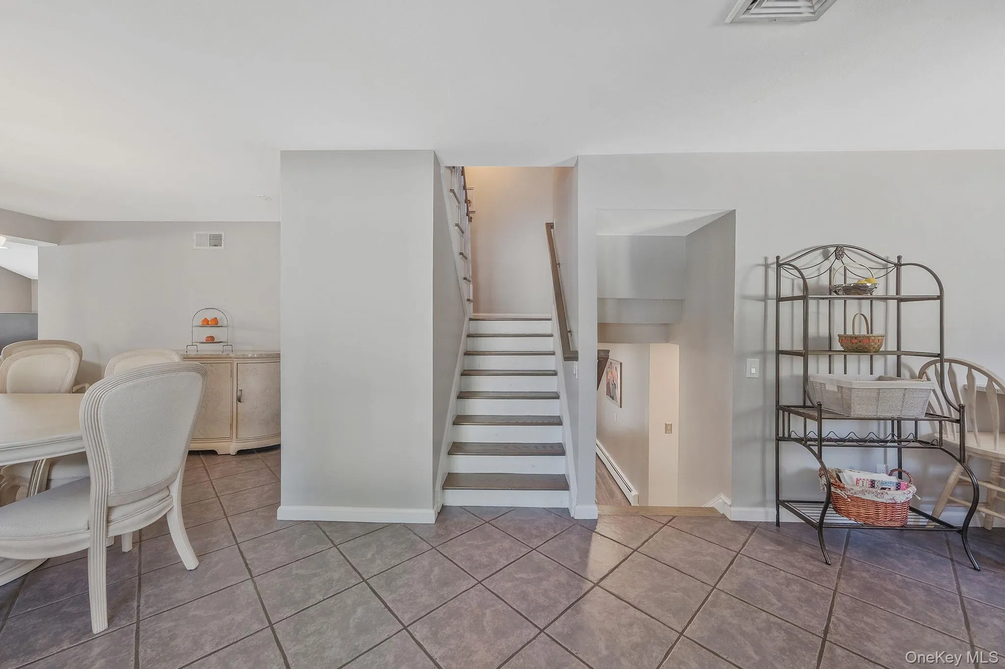 43 Hallock Avenue, Smithtown, NY, 4 Bedrooms Bedrooms, 8 Rooms Rooms,2 BathroomsBathrooms,Residential,For Rent,Hallock,0,977202 43 Hallock Avenue, Smithtown, NY, 4 Bedrooms Bedrooms, 8 Rooms Rooms,2 BathroomsBathrooms,Residential,For Rent,Hallock,0,977202