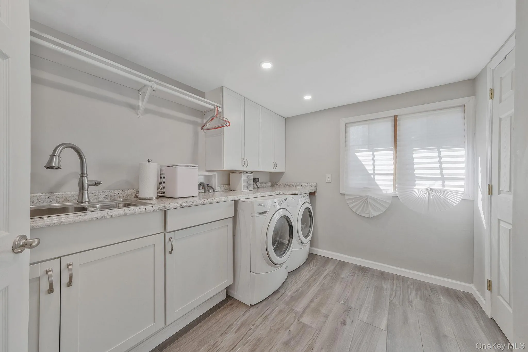 43 Hallock Avenue, Smithtown, NY, 4 Bedrooms Bedrooms, 8 Rooms Rooms,2 BathroomsBathrooms,Residential,For Rent,Hallock,0,977202 43 Hallock Avenue, Smithtown, NY, 4 Bedrooms Bedrooms, 8 Rooms Rooms,2 BathroomsBathrooms,Residential,For Rent,Hallock,0,977202