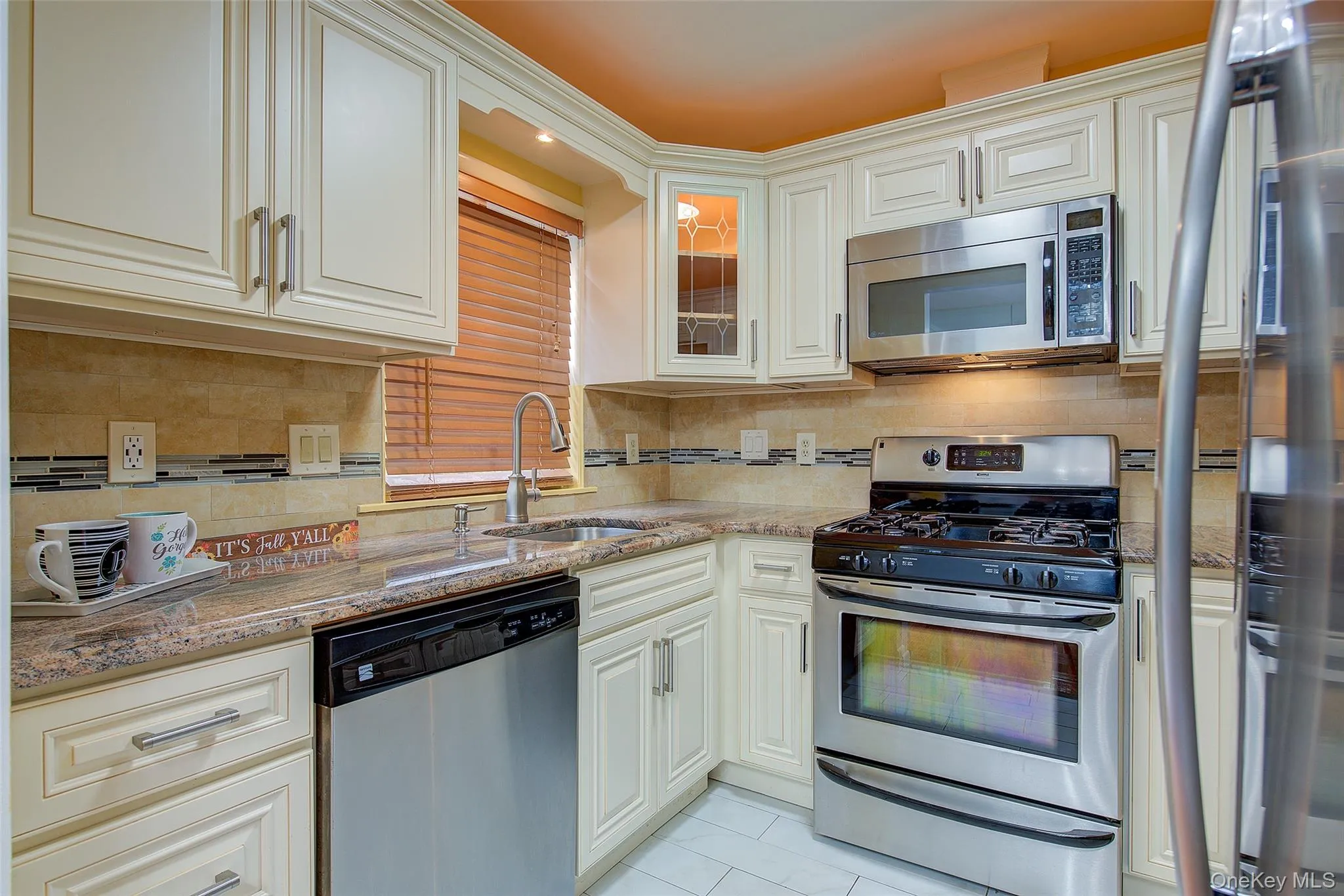 41 Beechwood Avenue, Mount Vernon, NY, 3 Bedrooms Bedrooms, 7 Rooms Rooms,2 BathroomsBathrooms,Residential Lease,For Rent,Beechwood,0,977214 41 Beechwood Avenue, Mount Vernon, NY, 3 Bedrooms Bedrooms, 7 Rooms Rooms,2 BathroomsBathrooms,Residential Lease,For Rent,Beechwood,0,977214