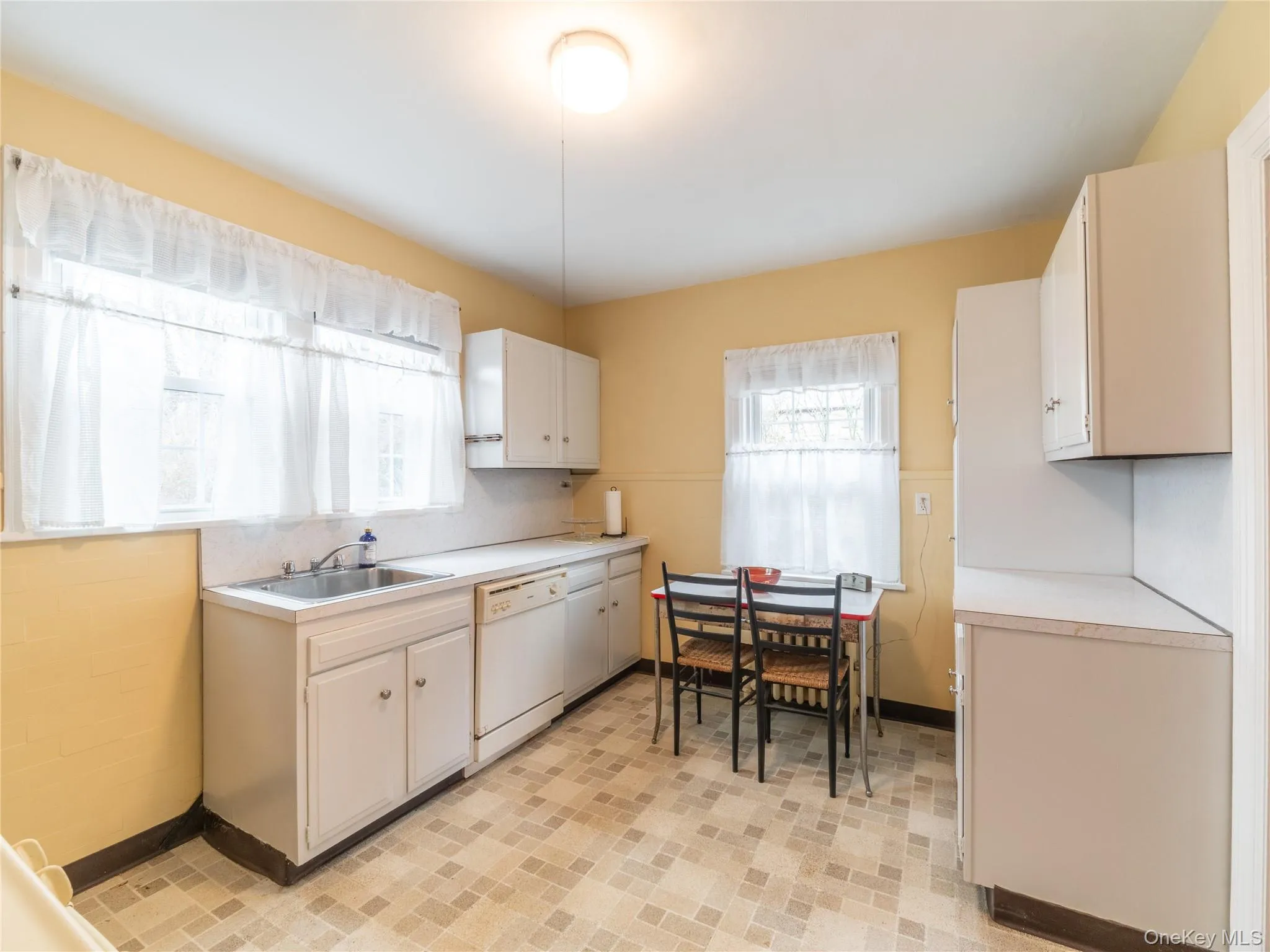 60 Parkway, Mount Vernon, NY, 3 Bedrooms Bedrooms, 6 Rooms Rooms,1 BathroomBathrooms,Residential,For Rent,Parkway,0,977221 60 Parkway, Mount Vernon, NY, 3 Bedrooms Bedrooms, 6 Rooms Rooms,1 BathroomBathrooms,Residential,For Rent,Parkway,0,977221