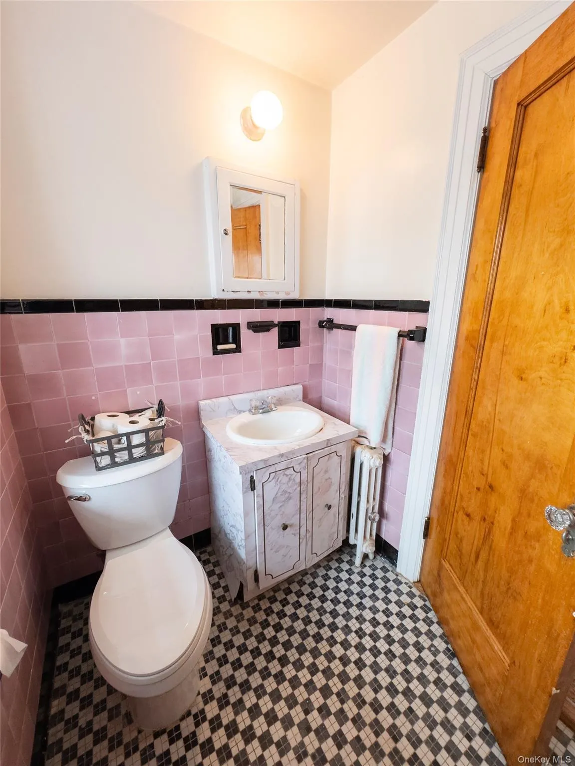 60 Parkway, Mount Vernon, NY, 3 Bedrooms Bedrooms, 6 Rooms Rooms,1 BathroomBathrooms,Residential,For Rent,Parkway,0,977221 60 Parkway, Mount Vernon, NY, 3 Bedrooms Bedrooms, 6 Rooms Rooms,1 BathroomBathrooms,Residential,For Rent,Parkway,0,977221
