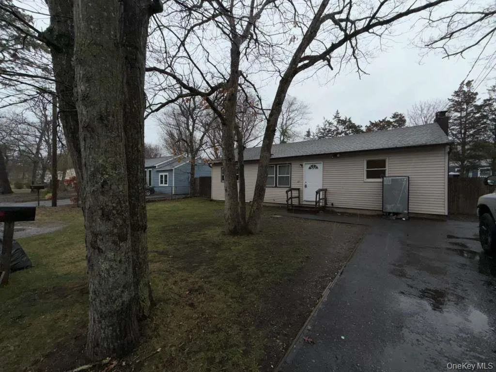 27 Panamoka Trail, Brookhaven, NY, 4 Bedrooms Bedrooms, 8 Rooms Rooms,1 BathroomBathrooms,Residential Lease,For Rent,Panamoka,0,977239 27 Panamoka Trail, Brookhaven, NY, 4 Bedrooms Bedrooms, 8 Rooms Rooms,1 BathroomBathrooms,Residential Lease,For Rent,Panamoka,0,977239