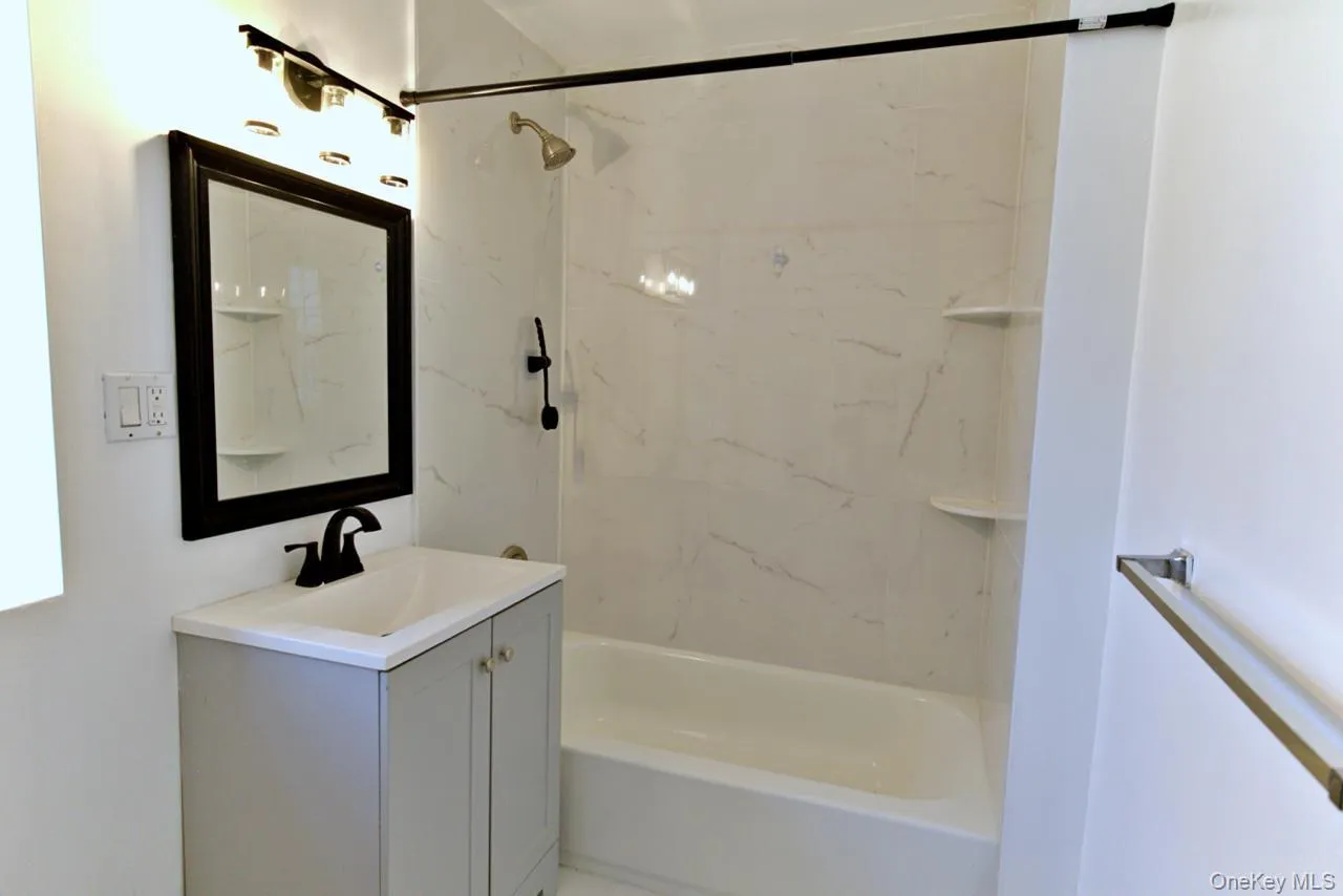 63 Herriot Street, Yonkers, NY, 3 Bedrooms Bedrooms, 5 Rooms Rooms,1 BathroomBathrooms,Residential Lease,For Rent,Herriot,0,977262 63 Herriot Street, Yonkers, NY, 3 Bedrooms Bedrooms, 5 Rooms Rooms,1 BathroomBathrooms,Residential Lease,For Rent,Herriot,0,977262