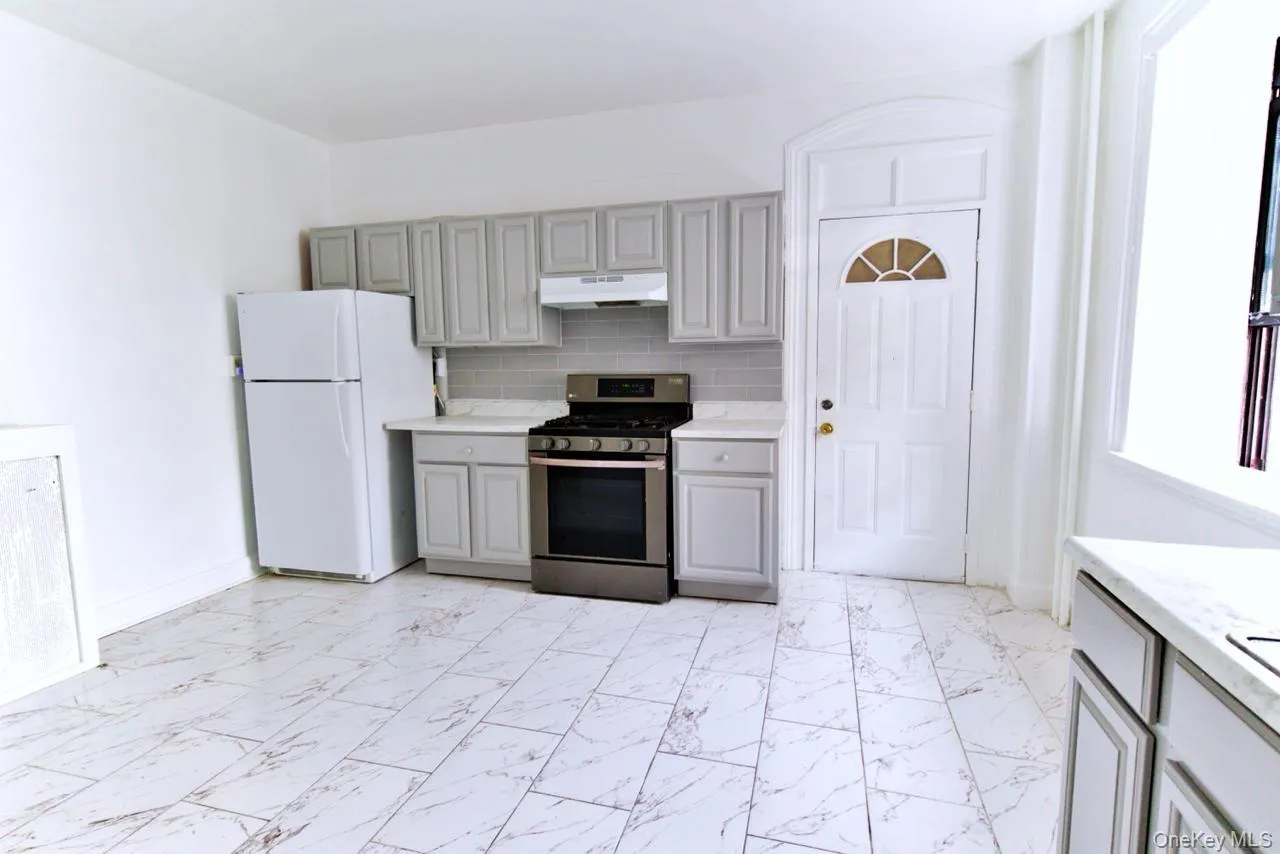 63 Herriot Street, Yonkers, NY, 3 Bedrooms Bedrooms, 5 Rooms Rooms,1 BathroomBathrooms,Residential Lease,For Rent,Herriot,0,977262 63 Herriot Street, Yonkers, NY, 3 Bedrooms Bedrooms, 5 Rooms Rooms,1 BathroomBathrooms,Residential Lease,For Rent,Herriot,0,977262