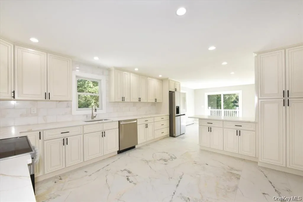 87 Dunlop Road, Huntington, NY, 6 Bedrooms Bedrooms, 13 Rooms Rooms,3 BathroomsBathrooms,Residential Sale,For Rent,Road,0,977310 87 Dunlop Road, Huntington, NY, 6 Bedrooms Bedrooms, 13 Rooms Rooms,3 BathroomsBathrooms,Residential Sale,For Rent,Road,0,977310