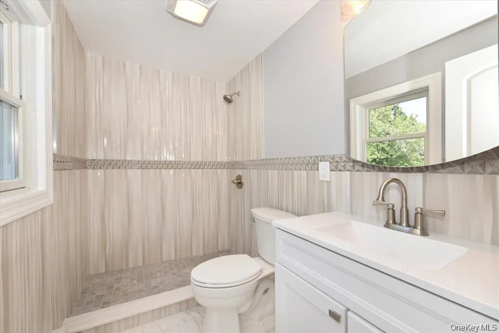 Master bathroom, bathroom 4, Second floor Master bathroom, bathroom 4, Second floor