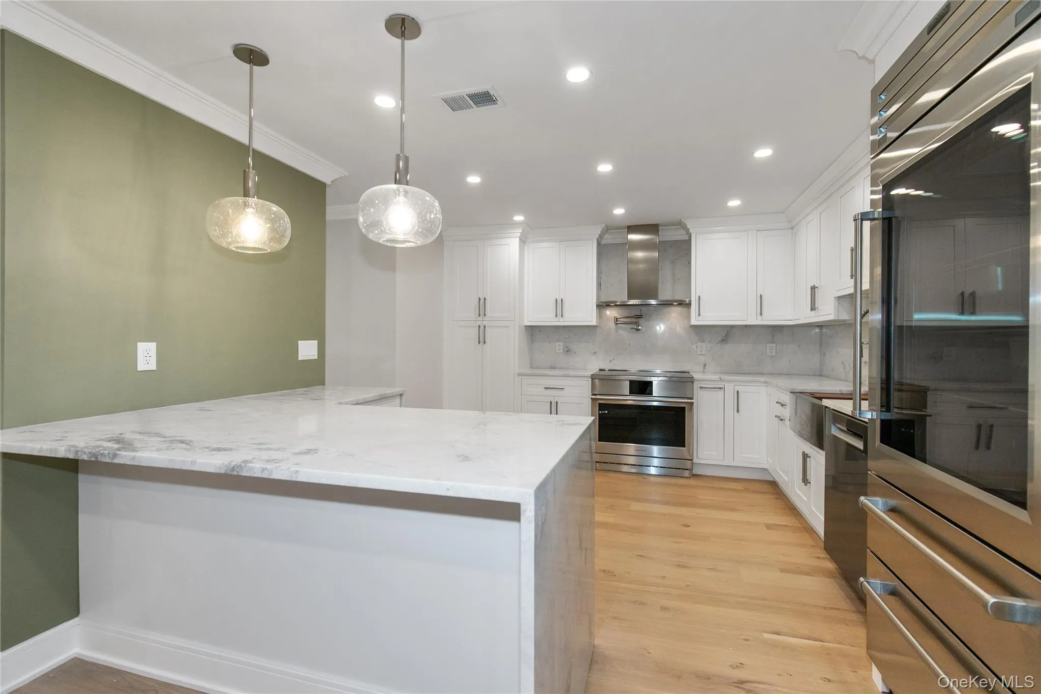 18 Acorn Ponds Drive, North Hempstead, NY, 2 Bedrooms Bedrooms, 5 Rooms Rooms,2 BathroomsBathrooms,Residential Lease,For Rent,Acorn Ponds,0,977324 18 Acorn Ponds Drive, North Hempstead, NY, 2 Bedrooms Bedrooms, 5 Rooms Rooms,2 BathroomsBathrooms,Residential Lease,For Rent,Acorn Ponds,0,977324